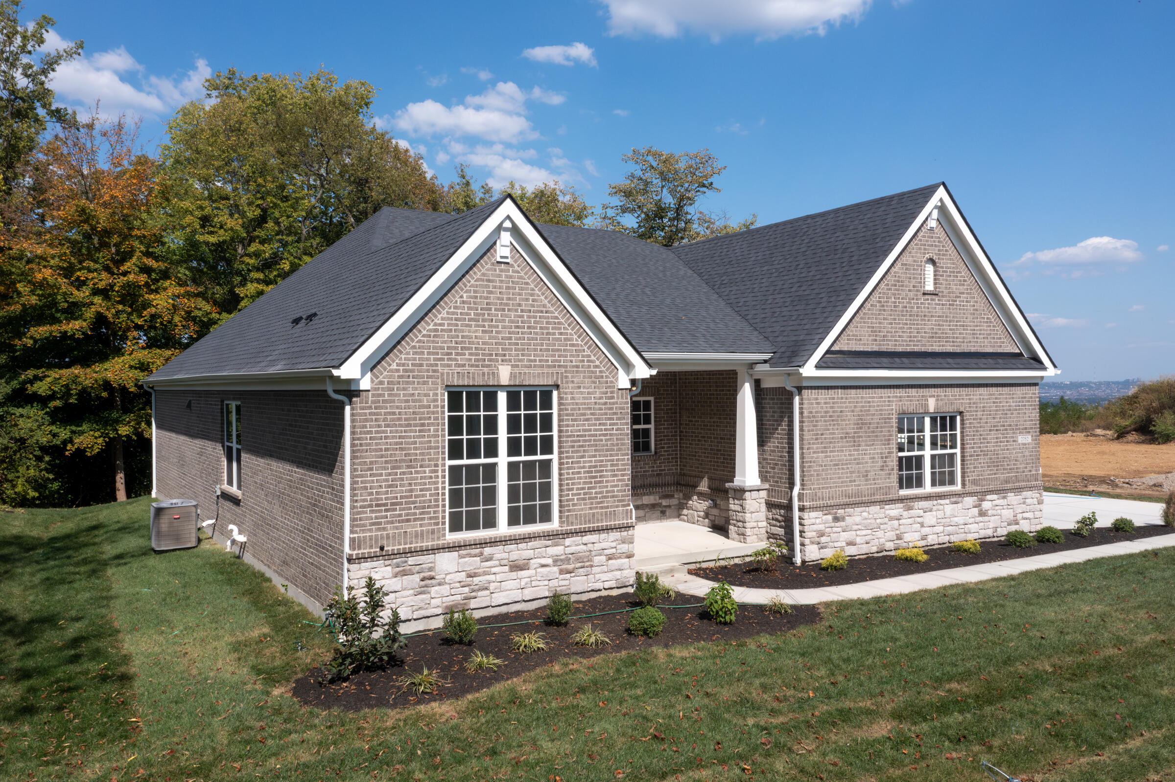 2752 River Birch Drive Property Photo 3