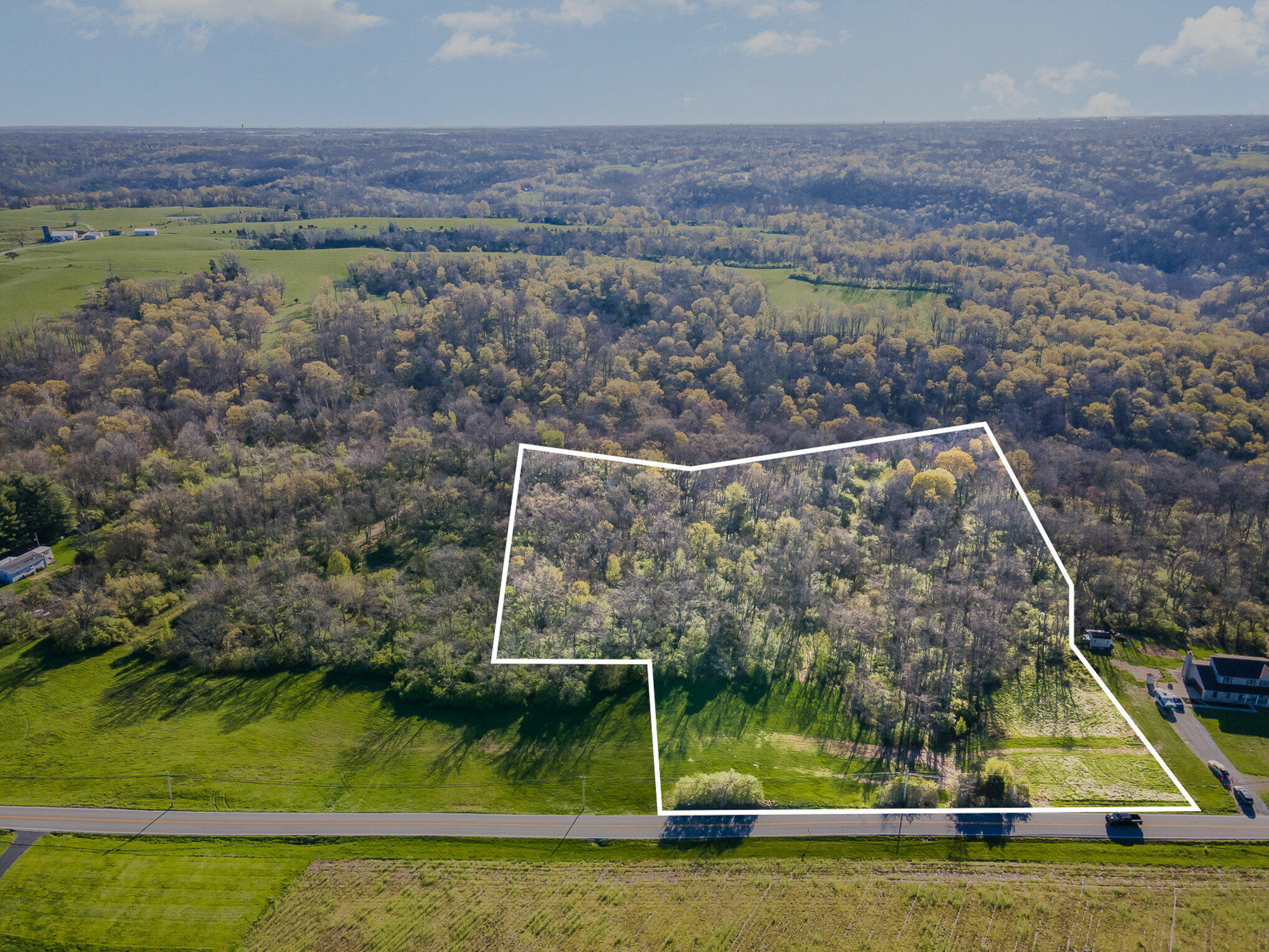 7620 E Bend Road Property Photo 4