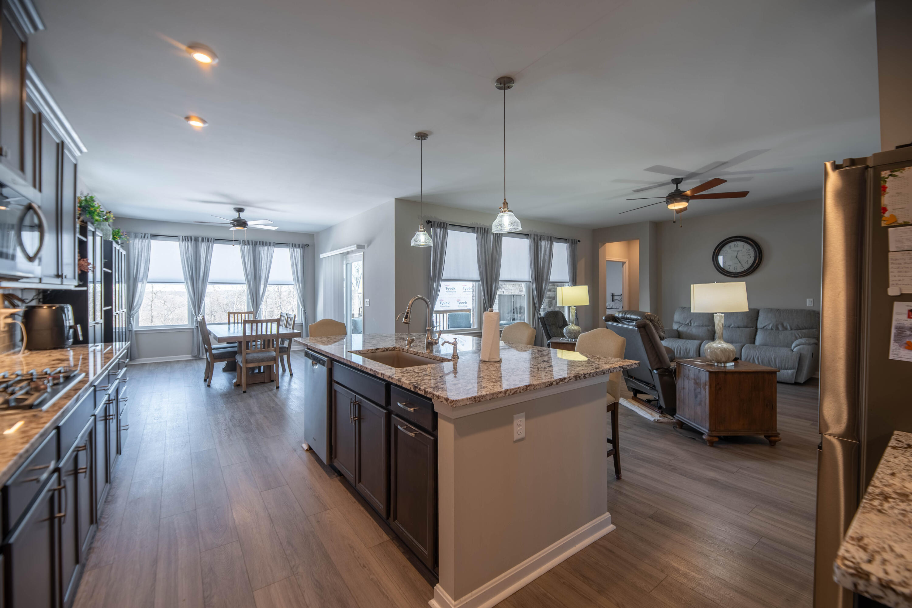 3852 Sherbourne Drive Property Photo 4