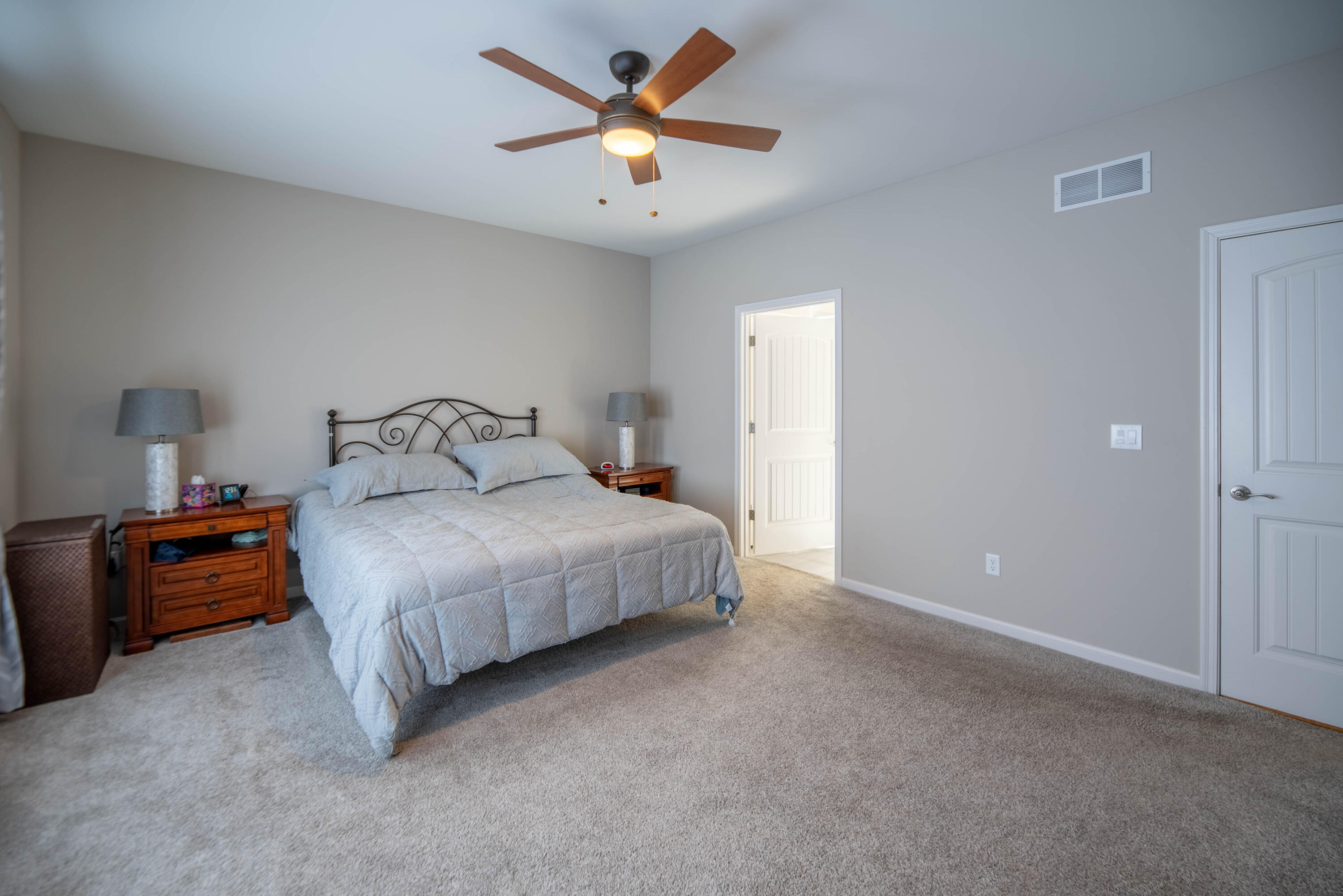 3852 Sherbourne Drive Property Photo 18