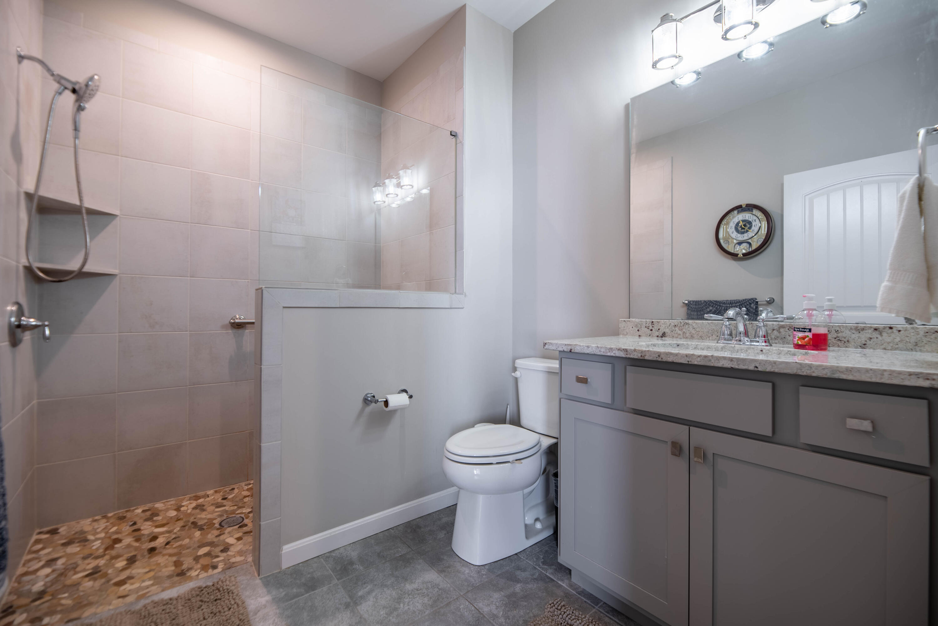 3852 Sherbourne Drive Property Photo 20