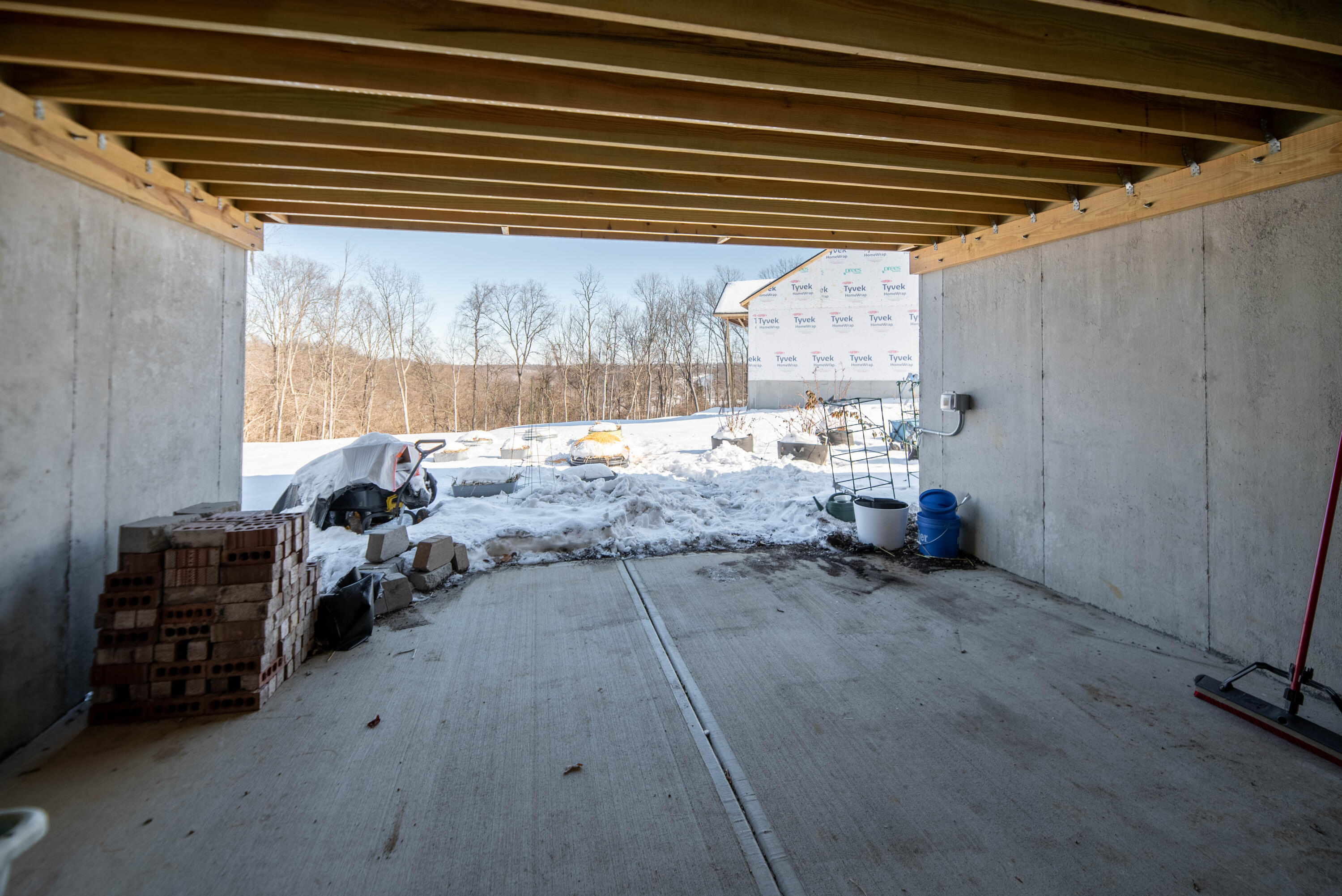 3852 Sherbourne Drive Property Photo 28
