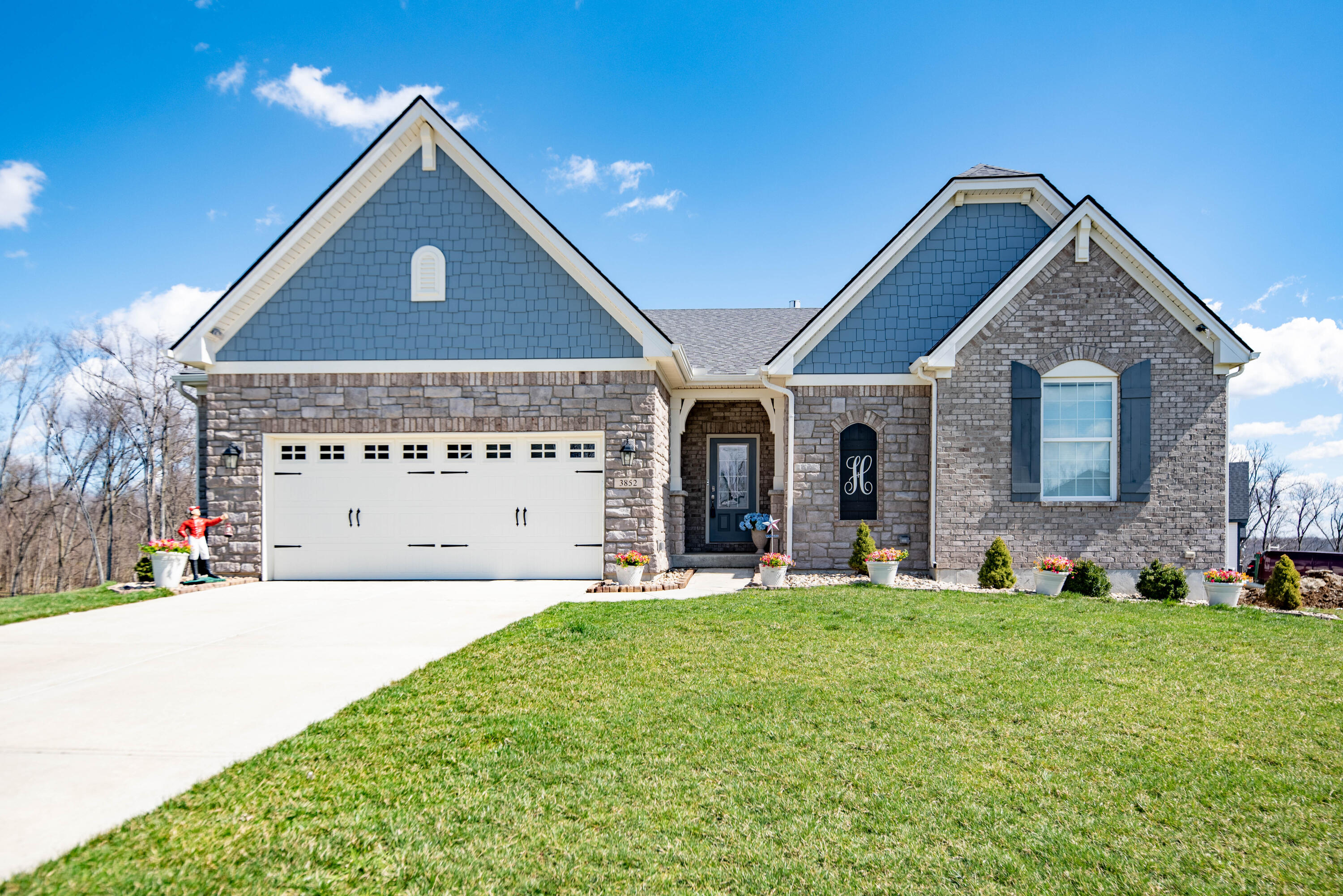 3852 Sherbourne Drive Property Photo 44
