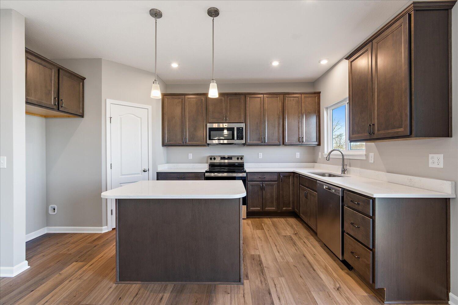 1368 Independence Road Property Photo 3