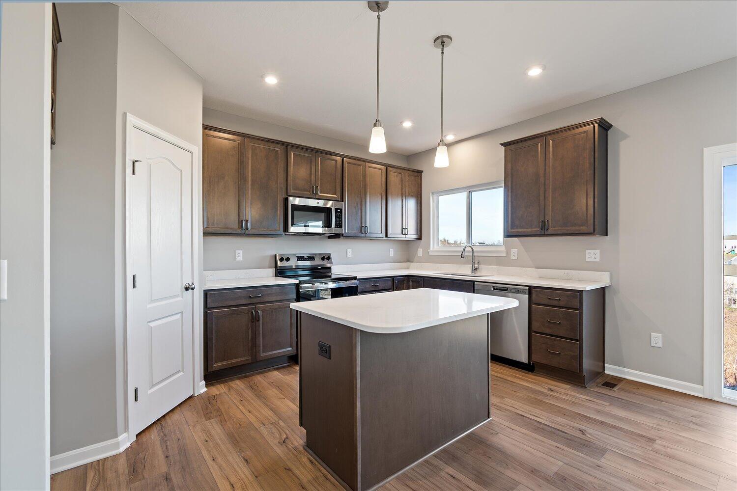 1368 Independence Road Property Photo 5