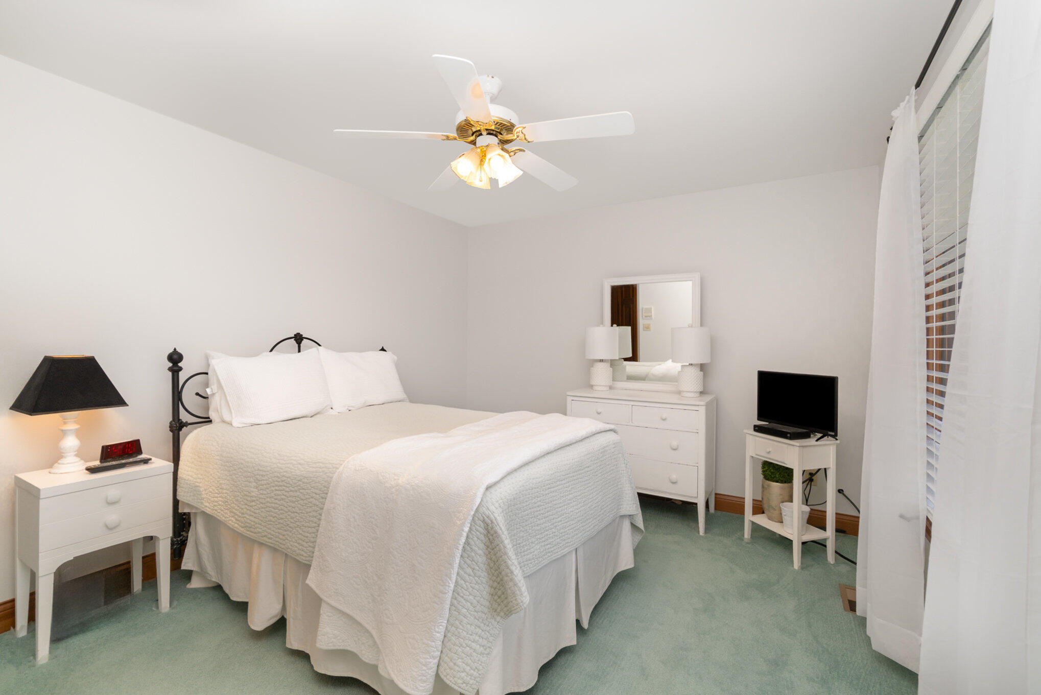 2090 Edenderry Drive Property Photo 25