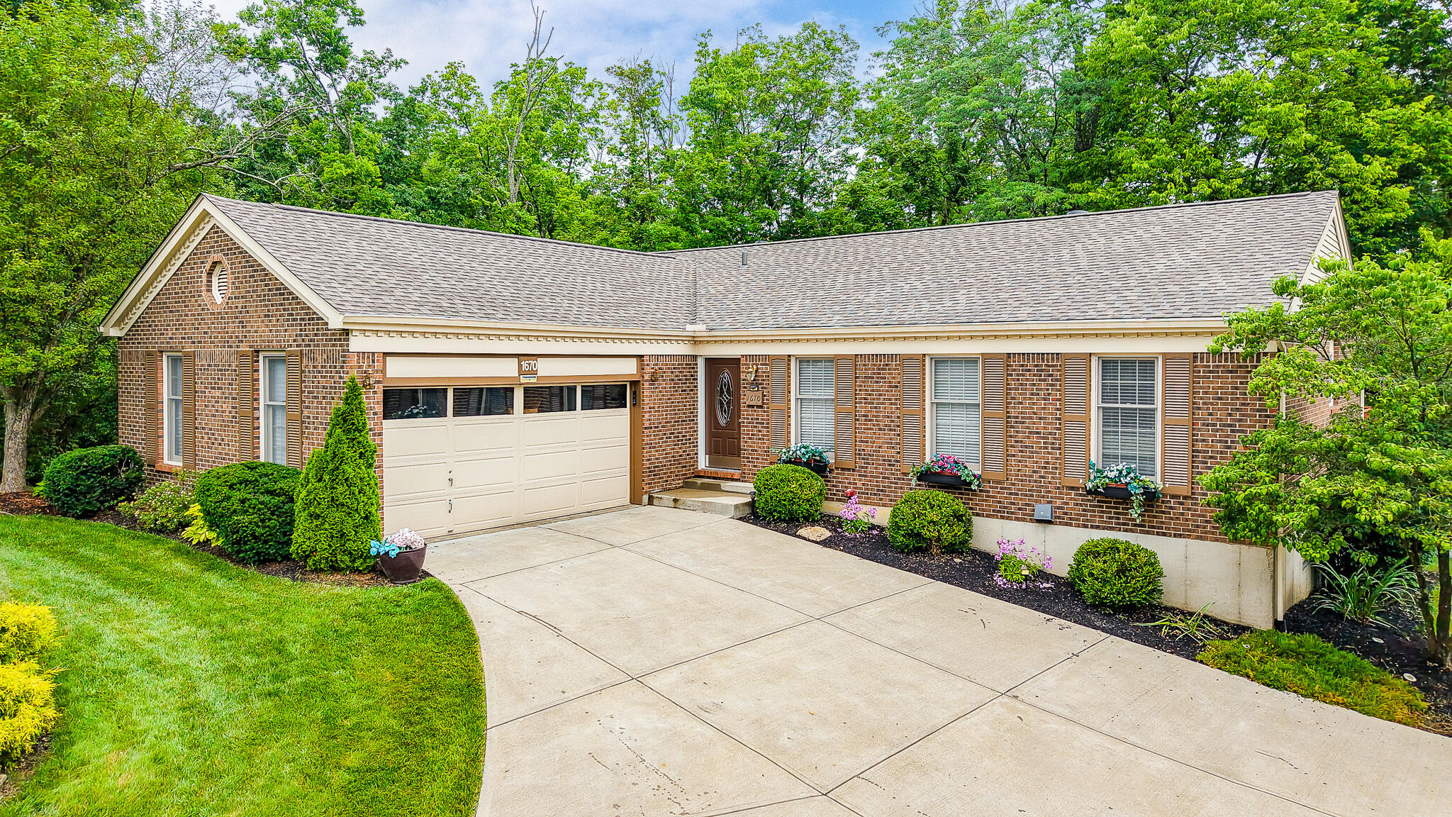 1670 Brierwood Court Property Photo 1