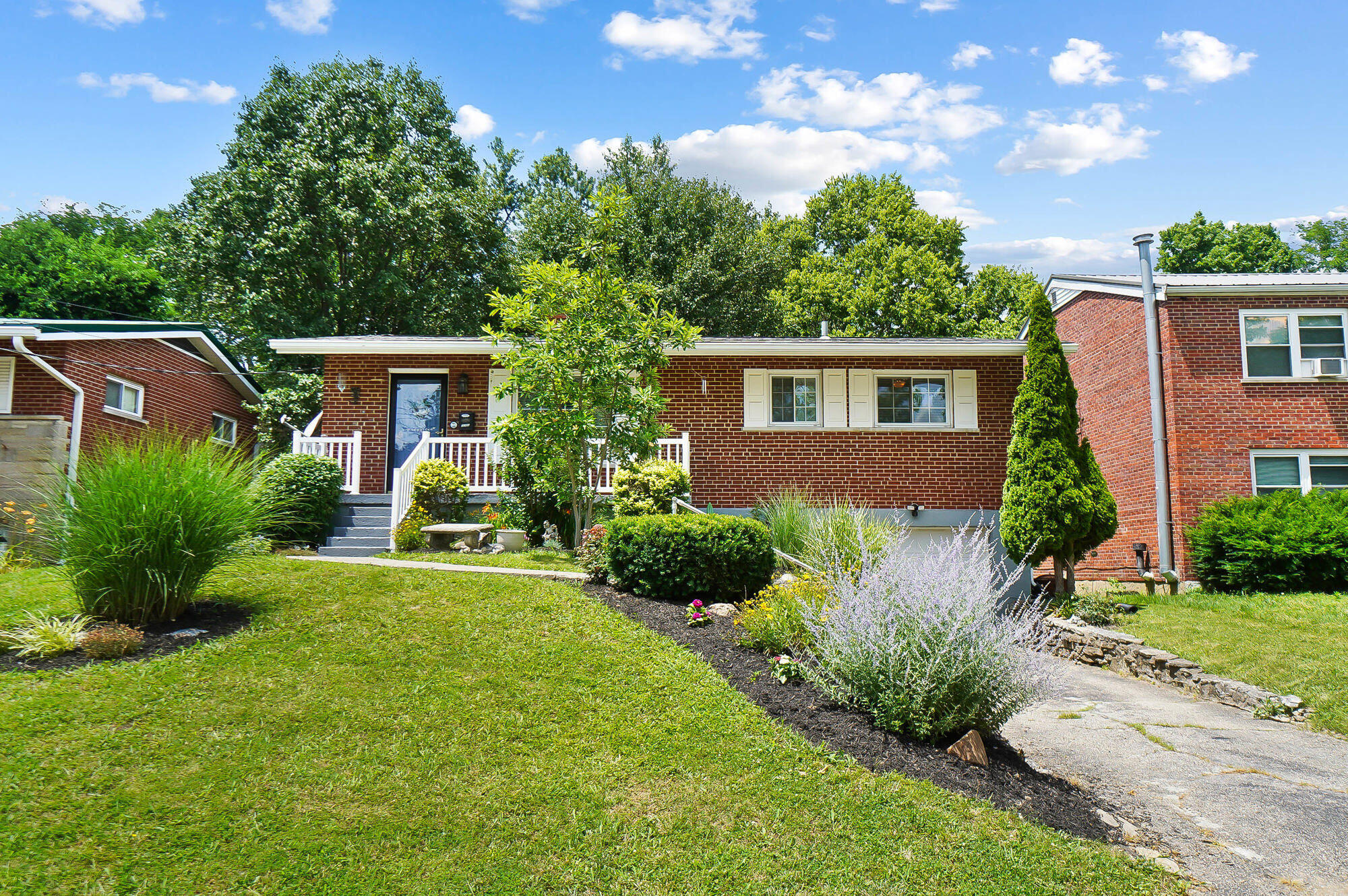 3166 Woodward Street Property Photo 1