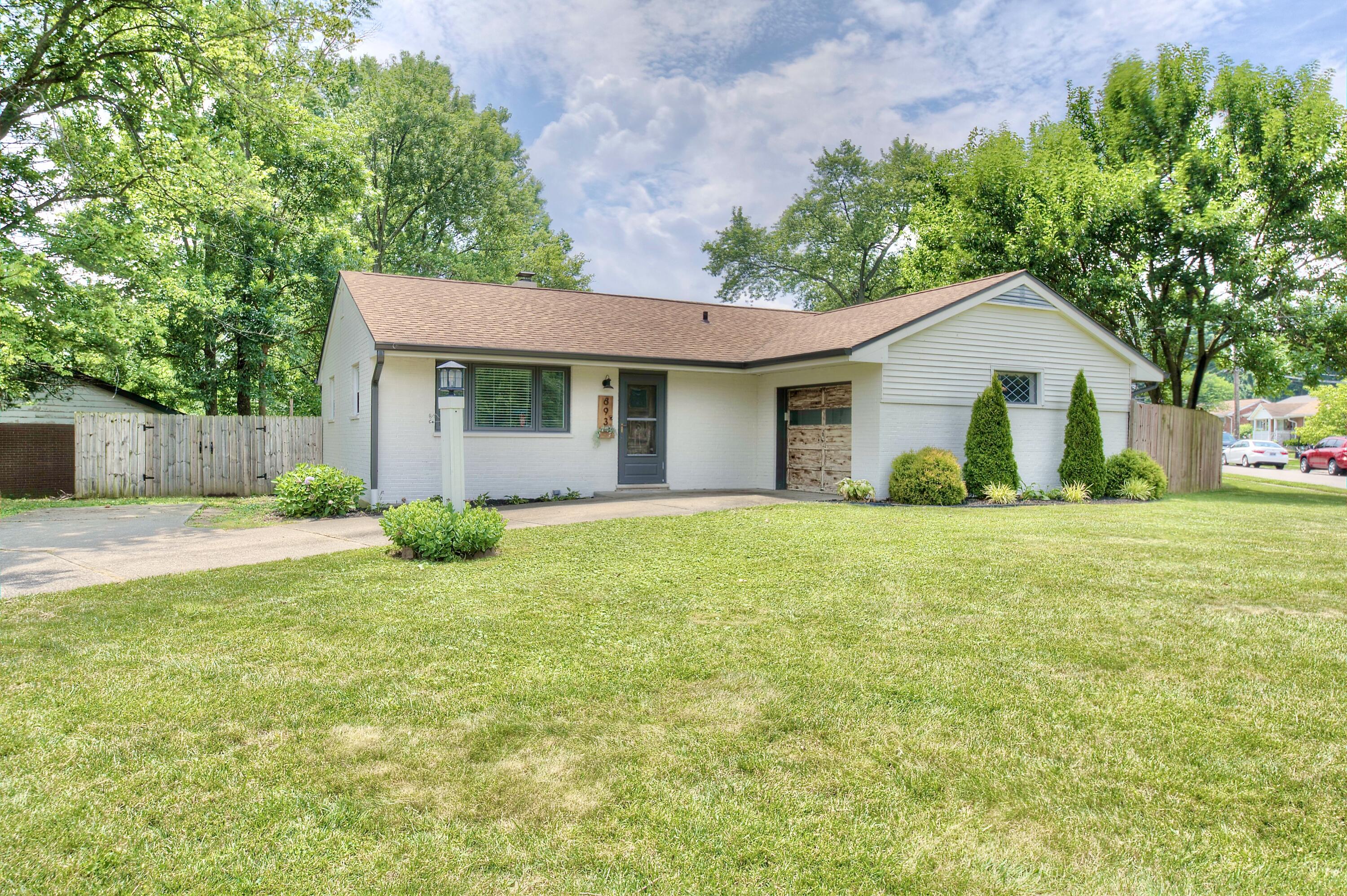 693 Peach Tree Lane Property Photo 1
