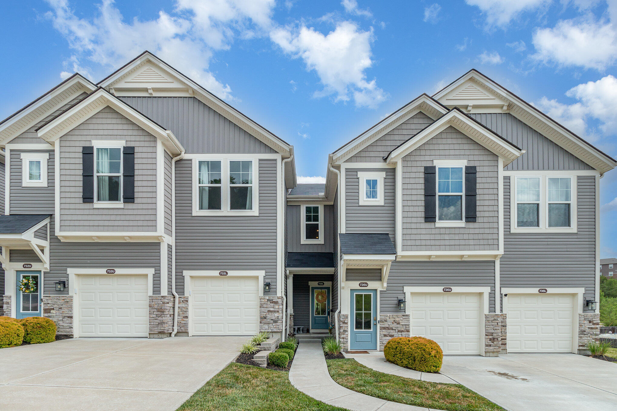 736 Streamside Drive, Ll Property Photo 1