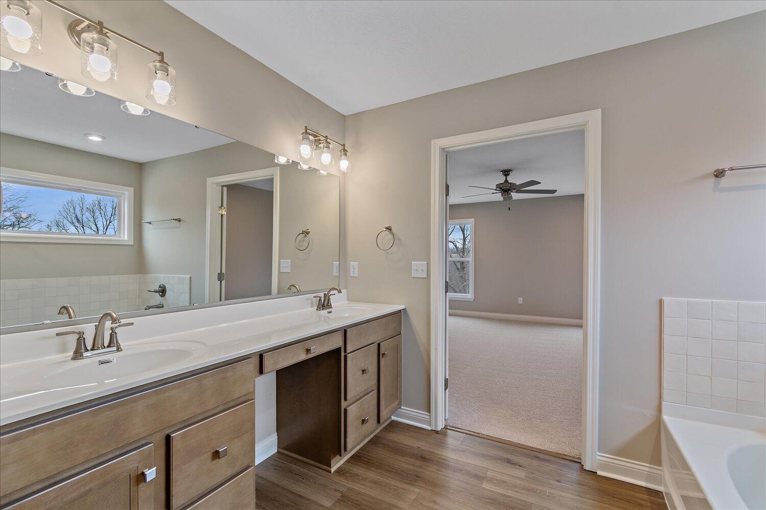 2442 Lillywood Way Property Photo 24