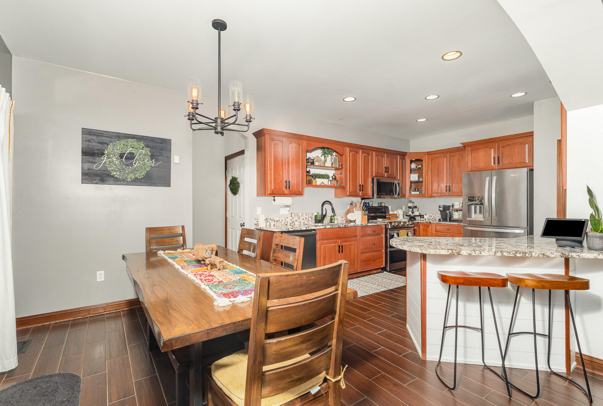 14415 Inverness Drive Property Photo 3