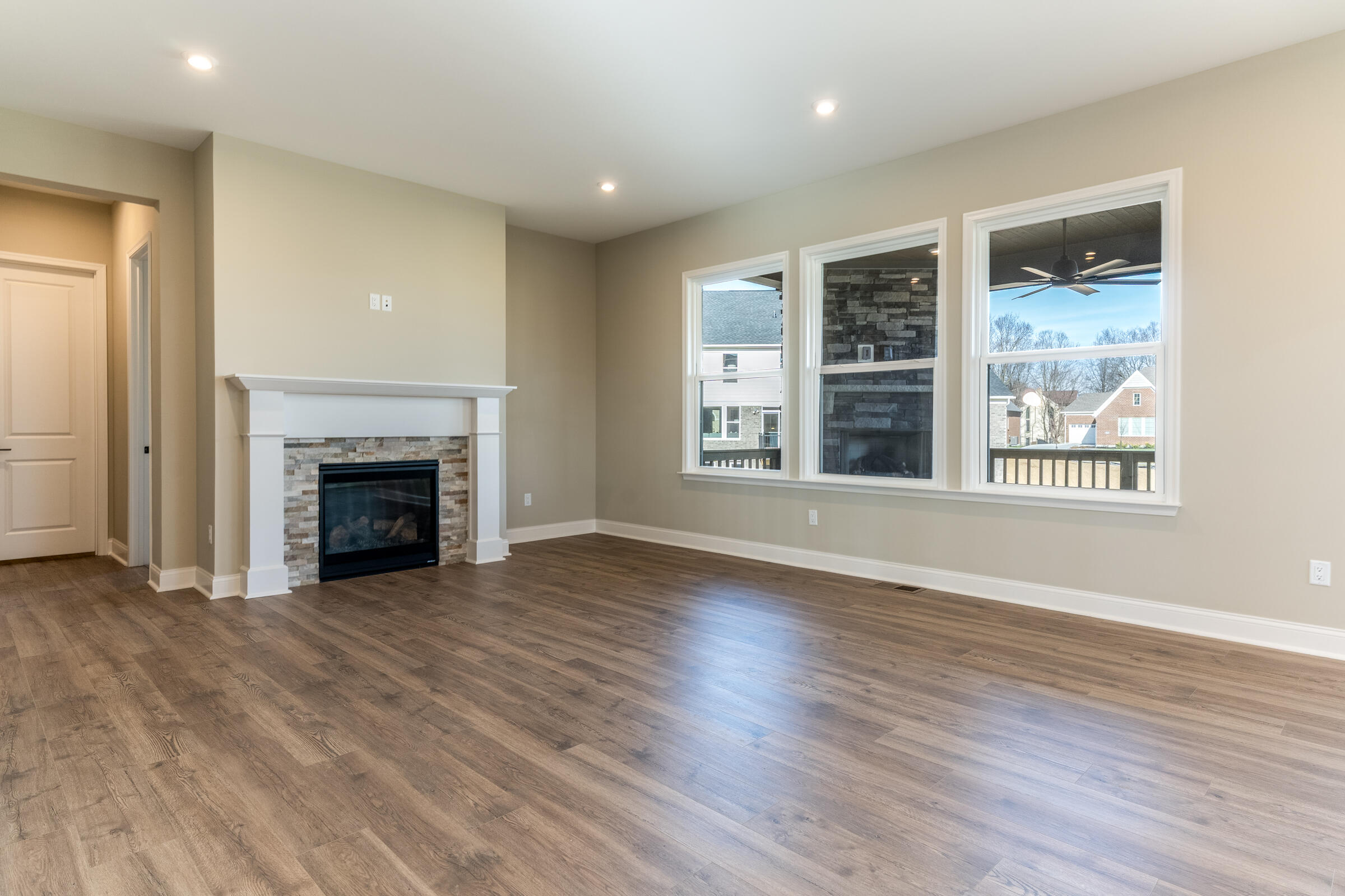 738 Man O'war Boulevard Property Photo 12