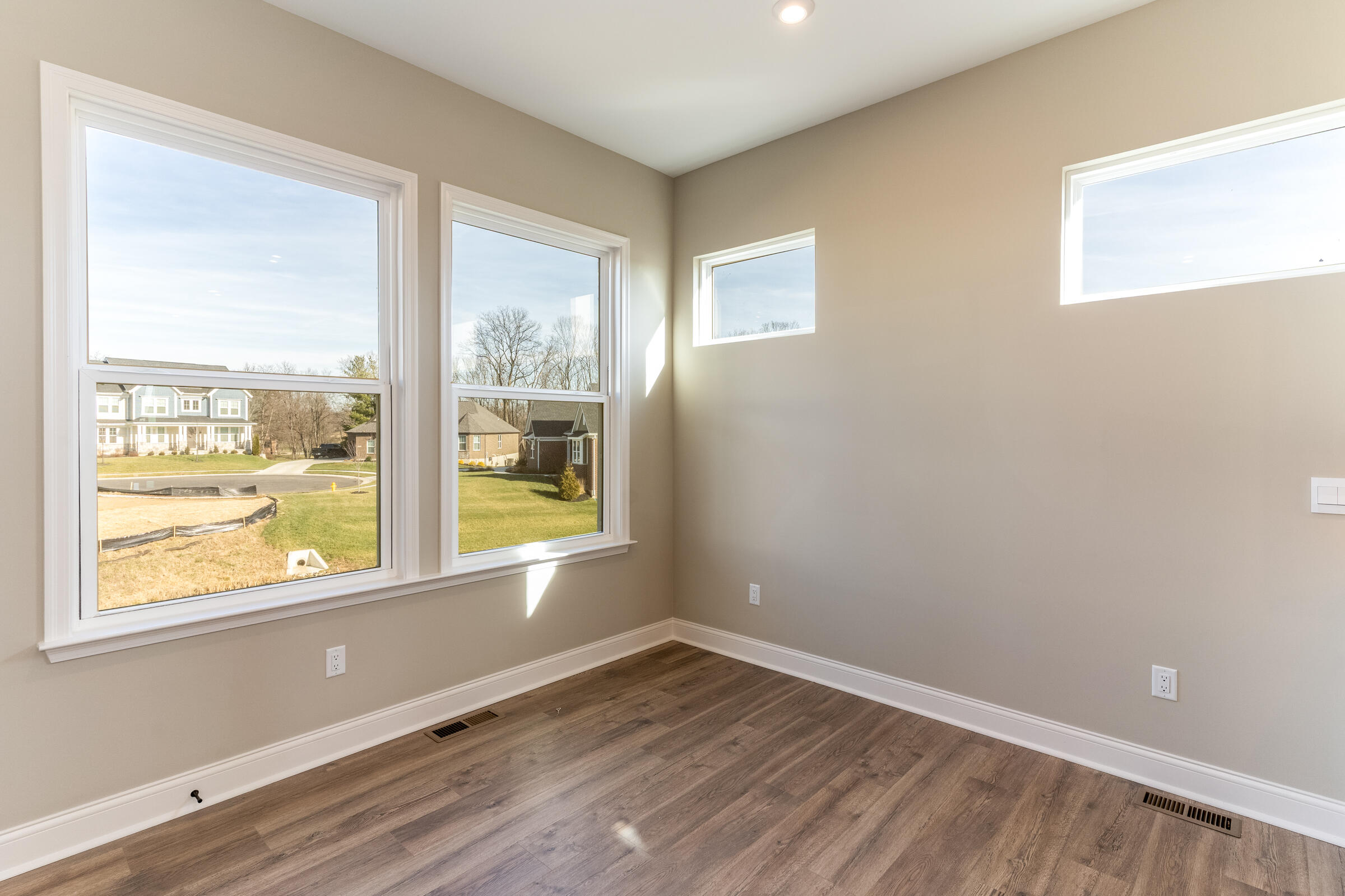 738 Man O'war Boulevard Property Photo 14