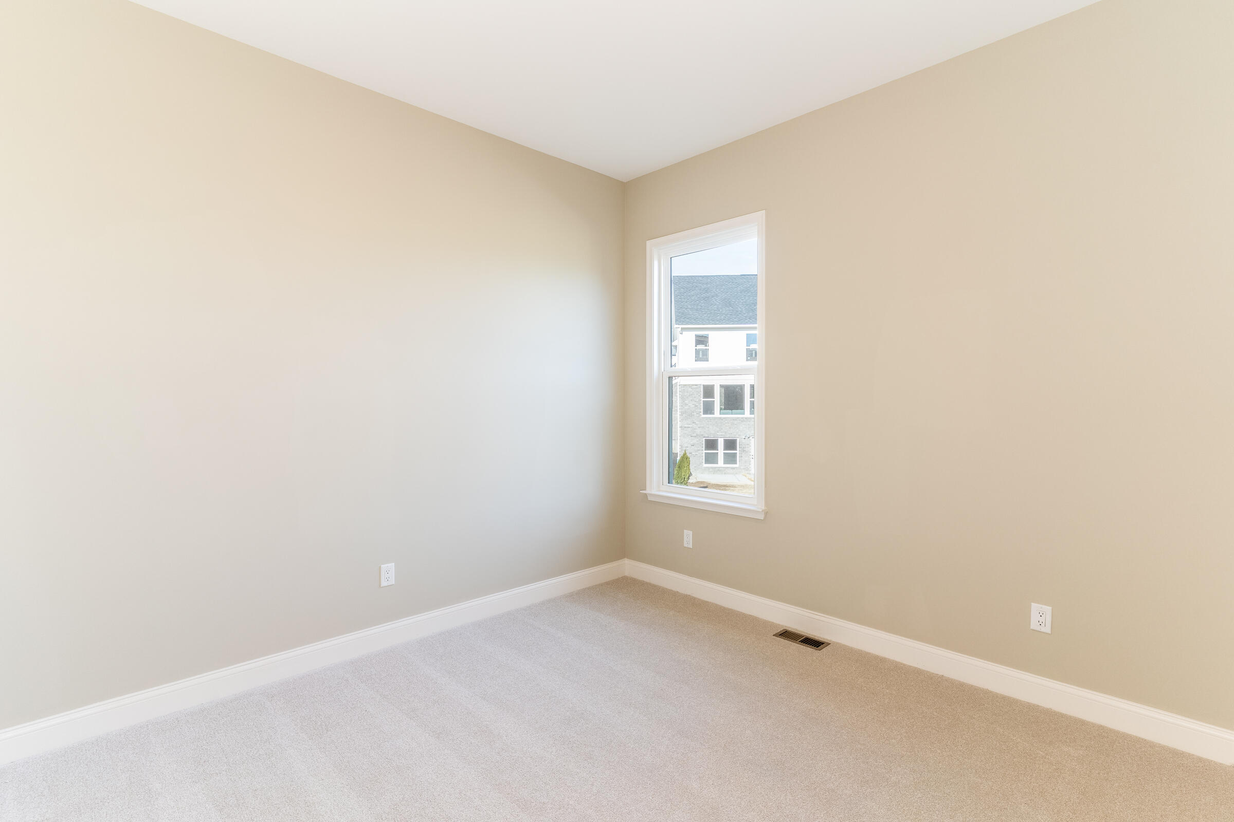 738 Man O'war Boulevard Property Photo 15