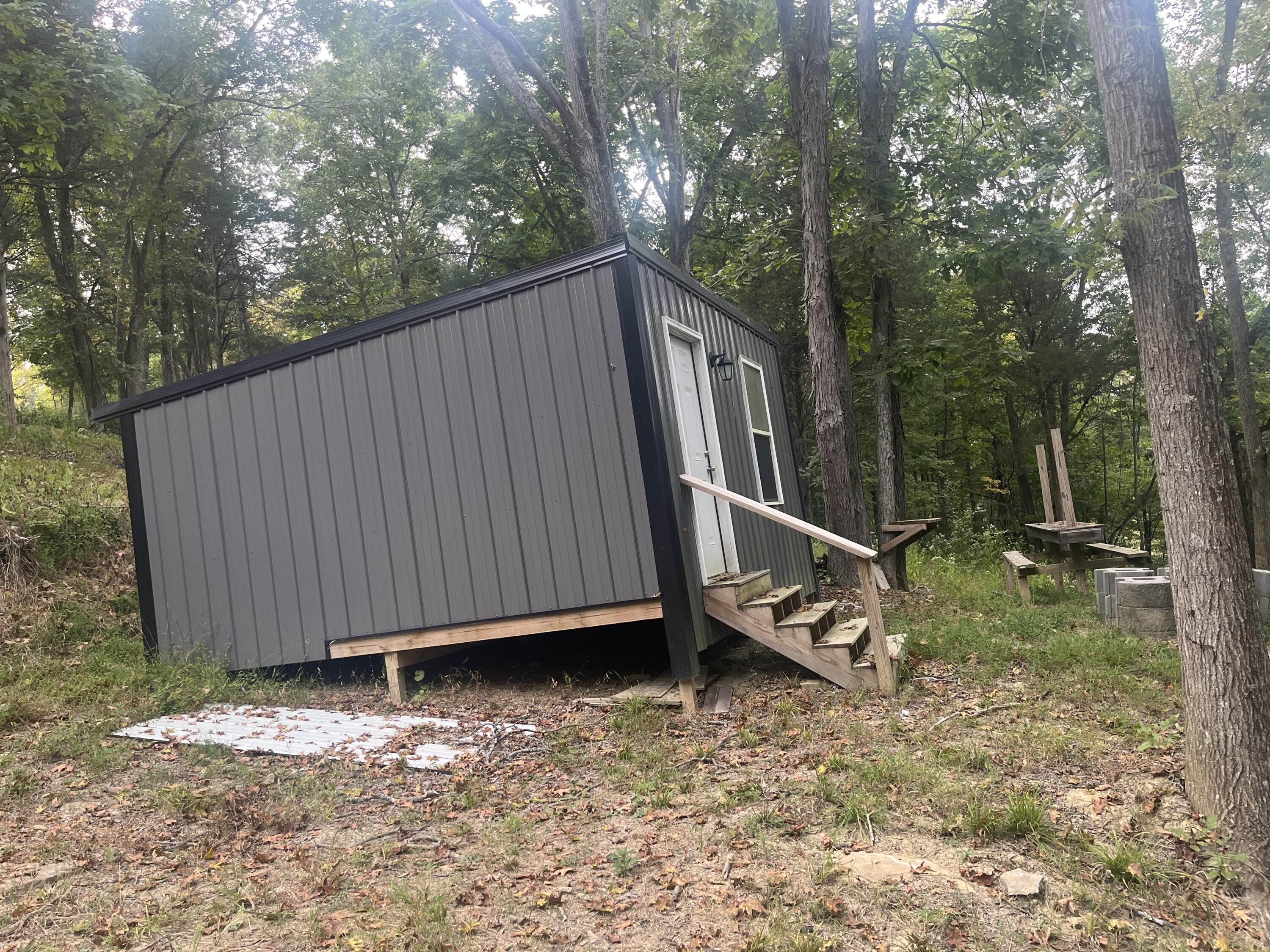 3105 Gratz Road Property Photo 6