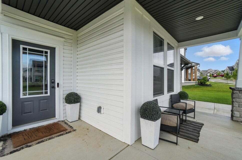 1427 Rosewynne Way Property Photo 8