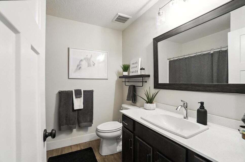 1427 Rosewynne Way Property Photo 34