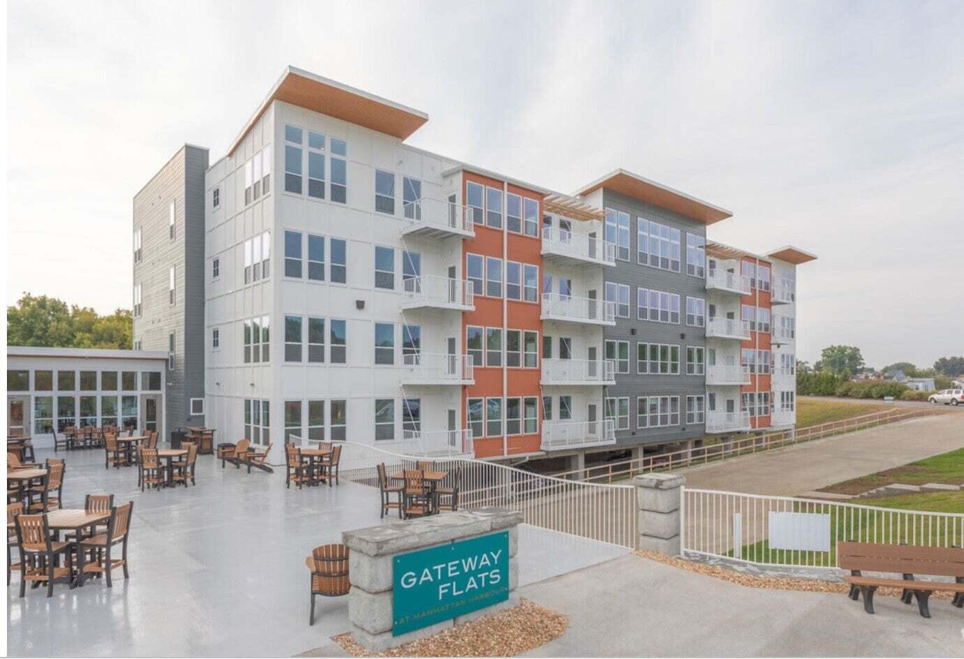 284 Manhattan Boulevard, 2 Property Photo 1