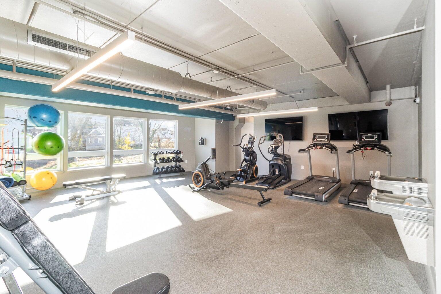 284 Manhattan Boulevard, 2 Property Photo 20