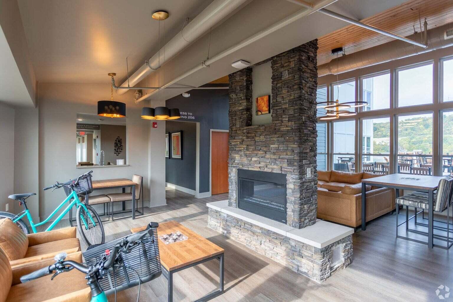 284 Manhattan Boulevard, 2 Property Photo 25