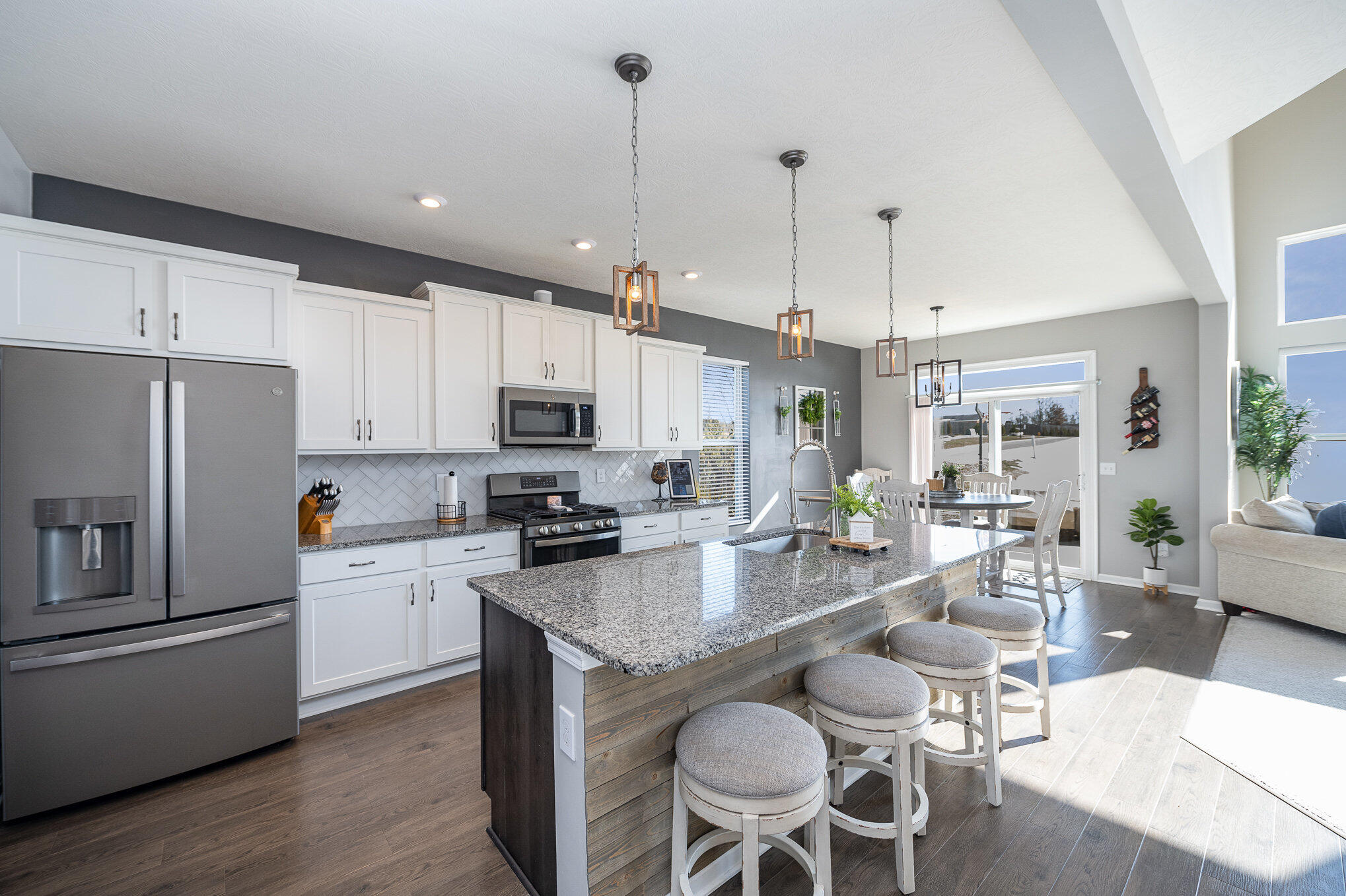 3800 Circollo Drive Property Photo 5