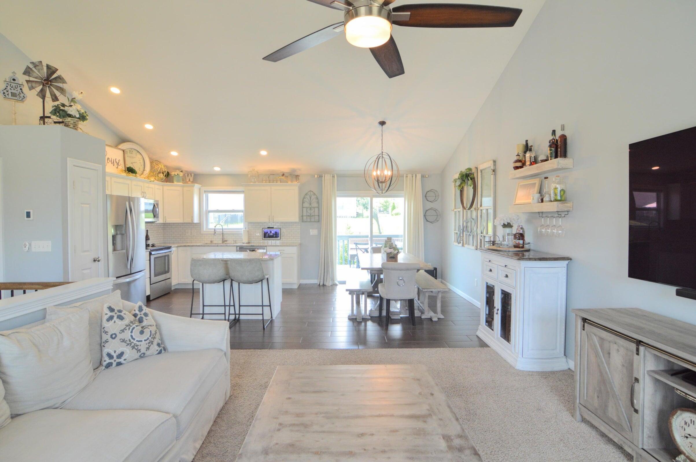 226 Veneto Drive Property Photo 12