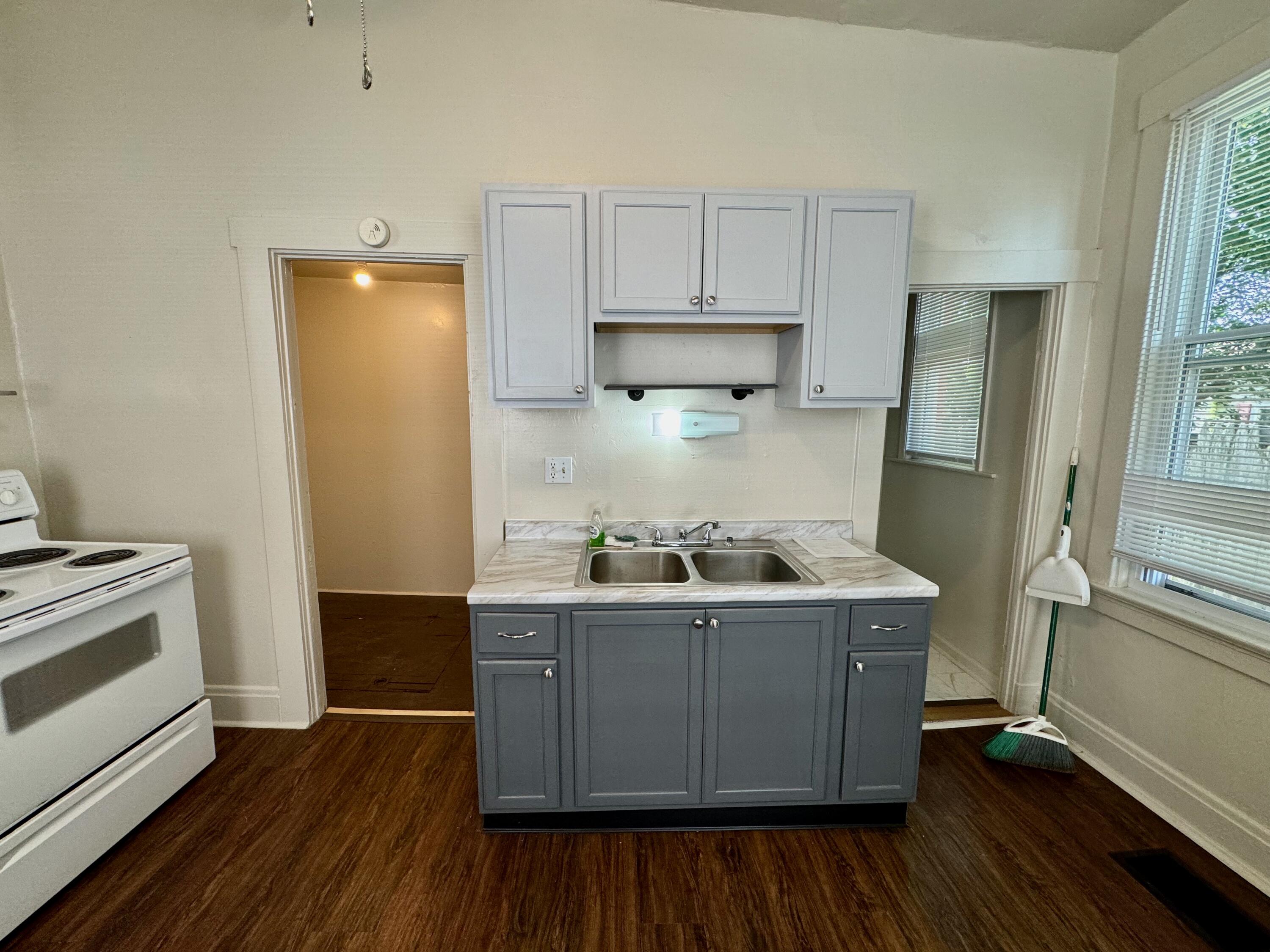 1140 Central Avenue Property Photo 8