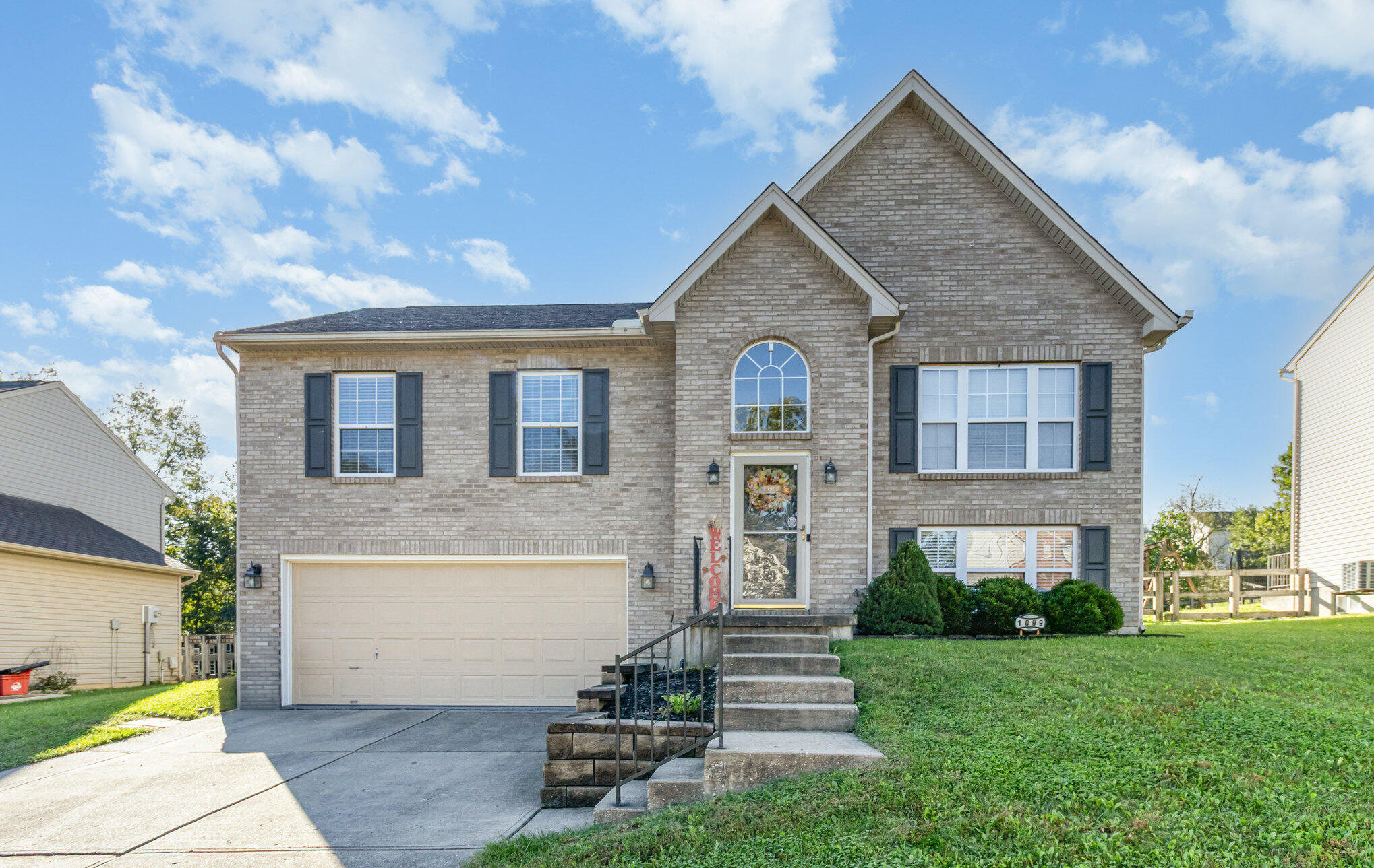 1099 Amblewood Court Property Photo 1