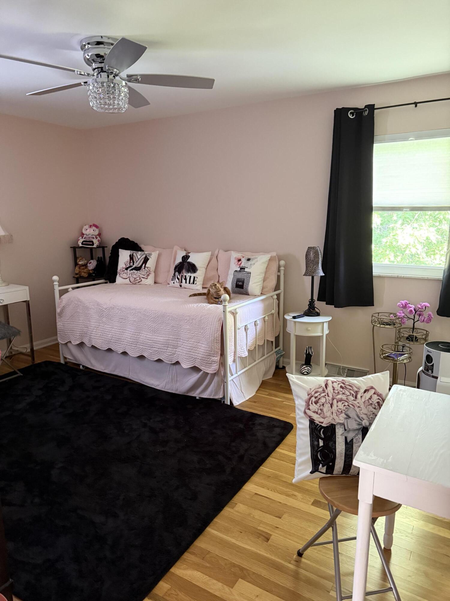 2840 Campus Drive Property Photo 11