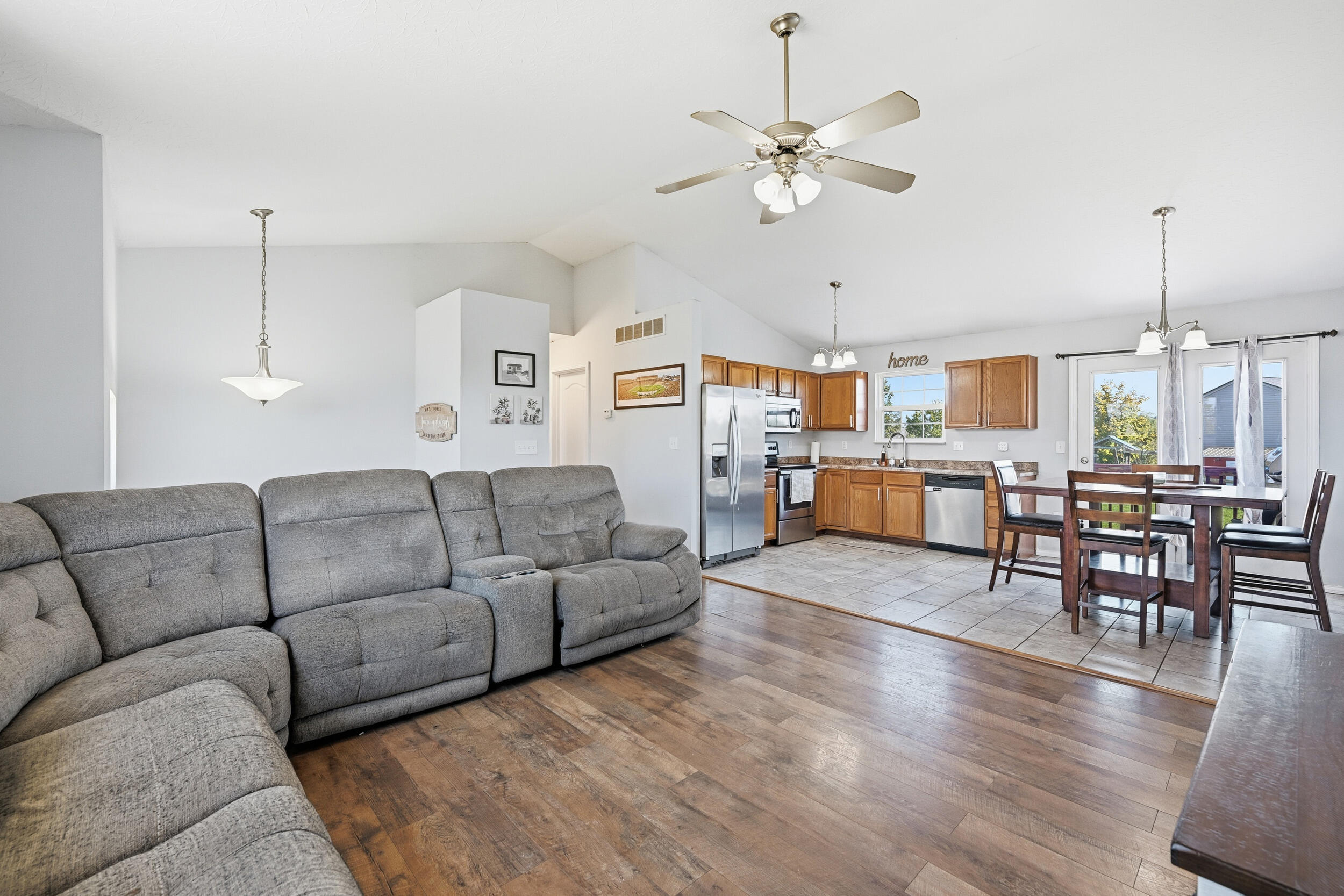 604 Astoria Court Property Photo 3