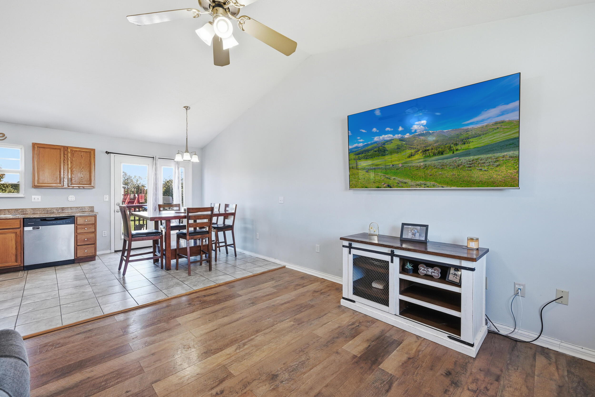 604 Astoria Court Property Photo 5