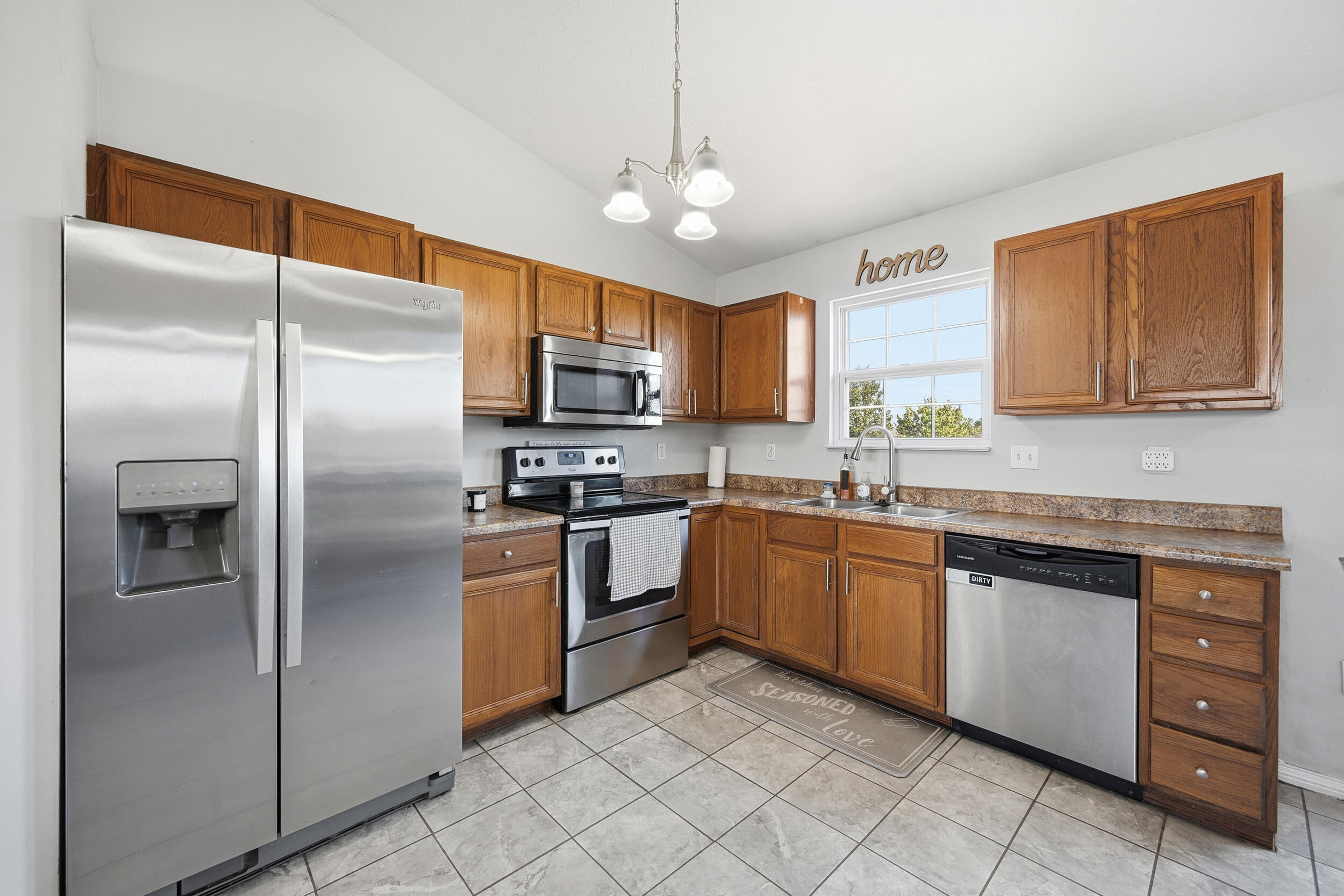 604 Astoria Court Property Photo 8