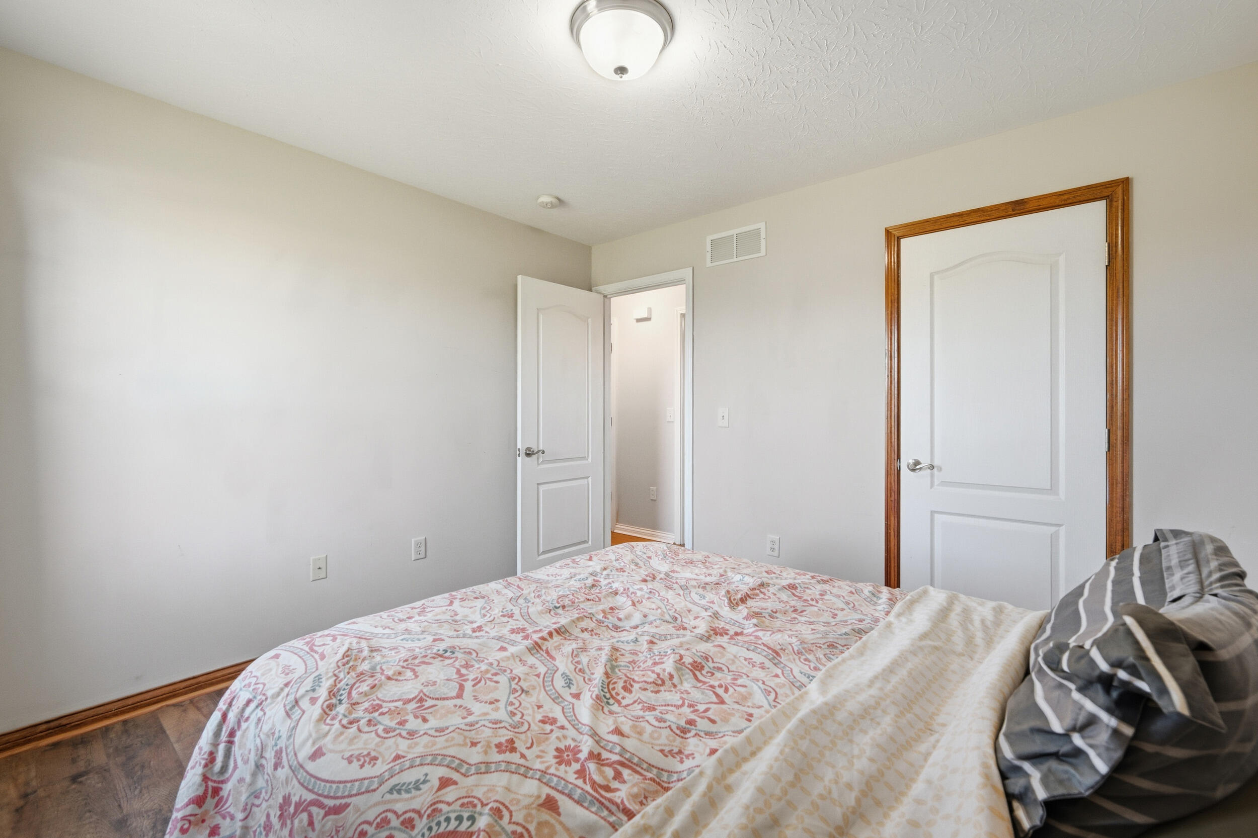 604 Astoria Court Property Photo 23