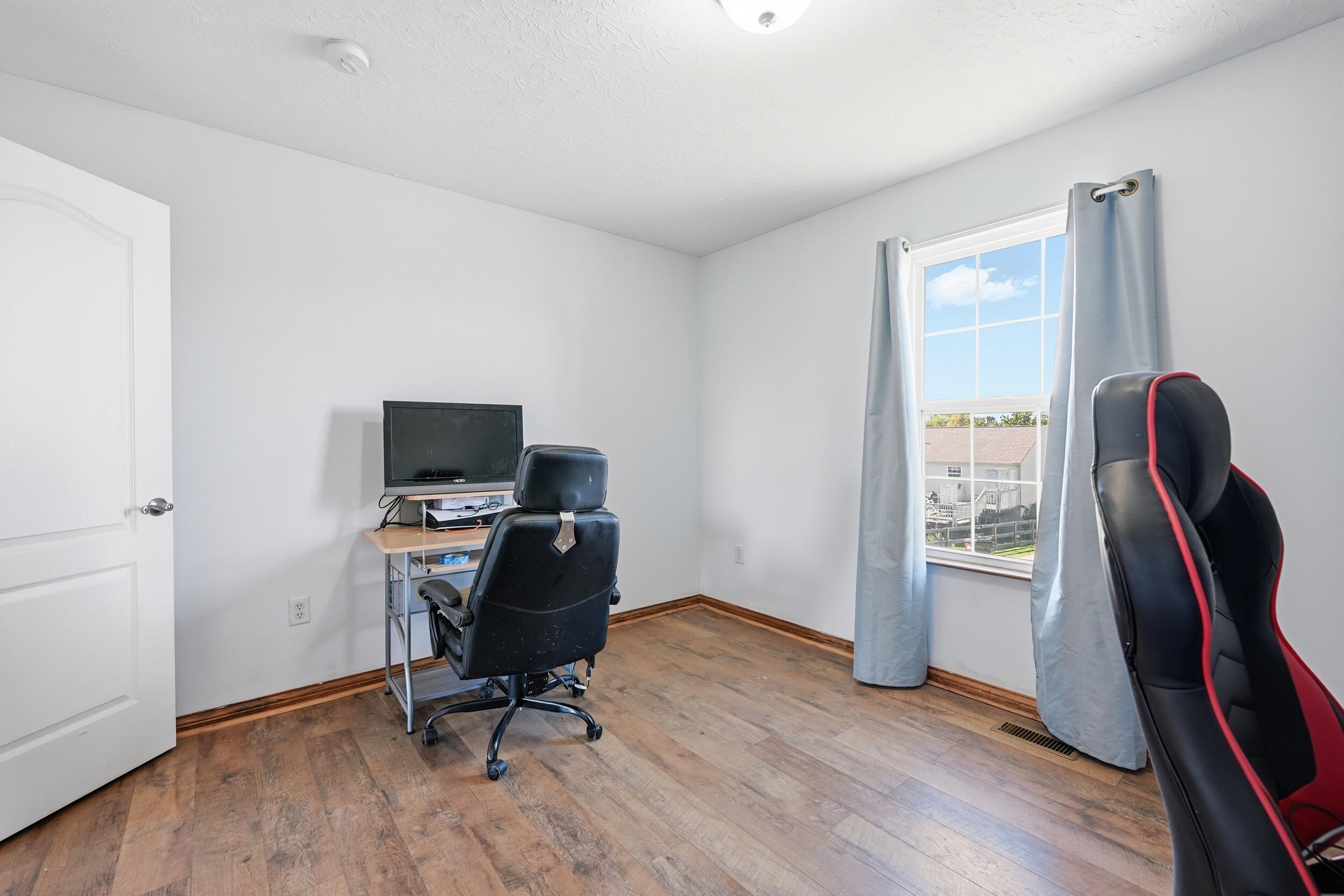 604 Astoria Court Property Photo 28