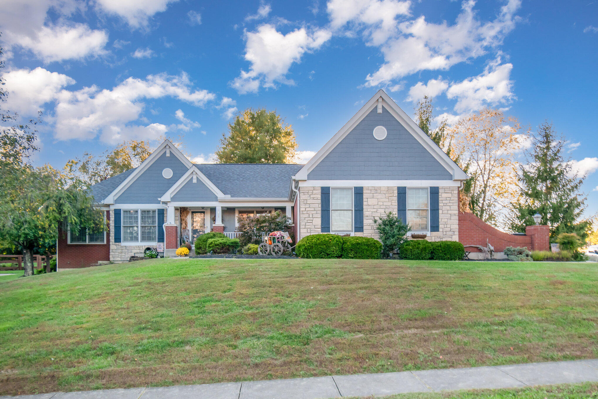 1088 Ashton Court Property Photo 1