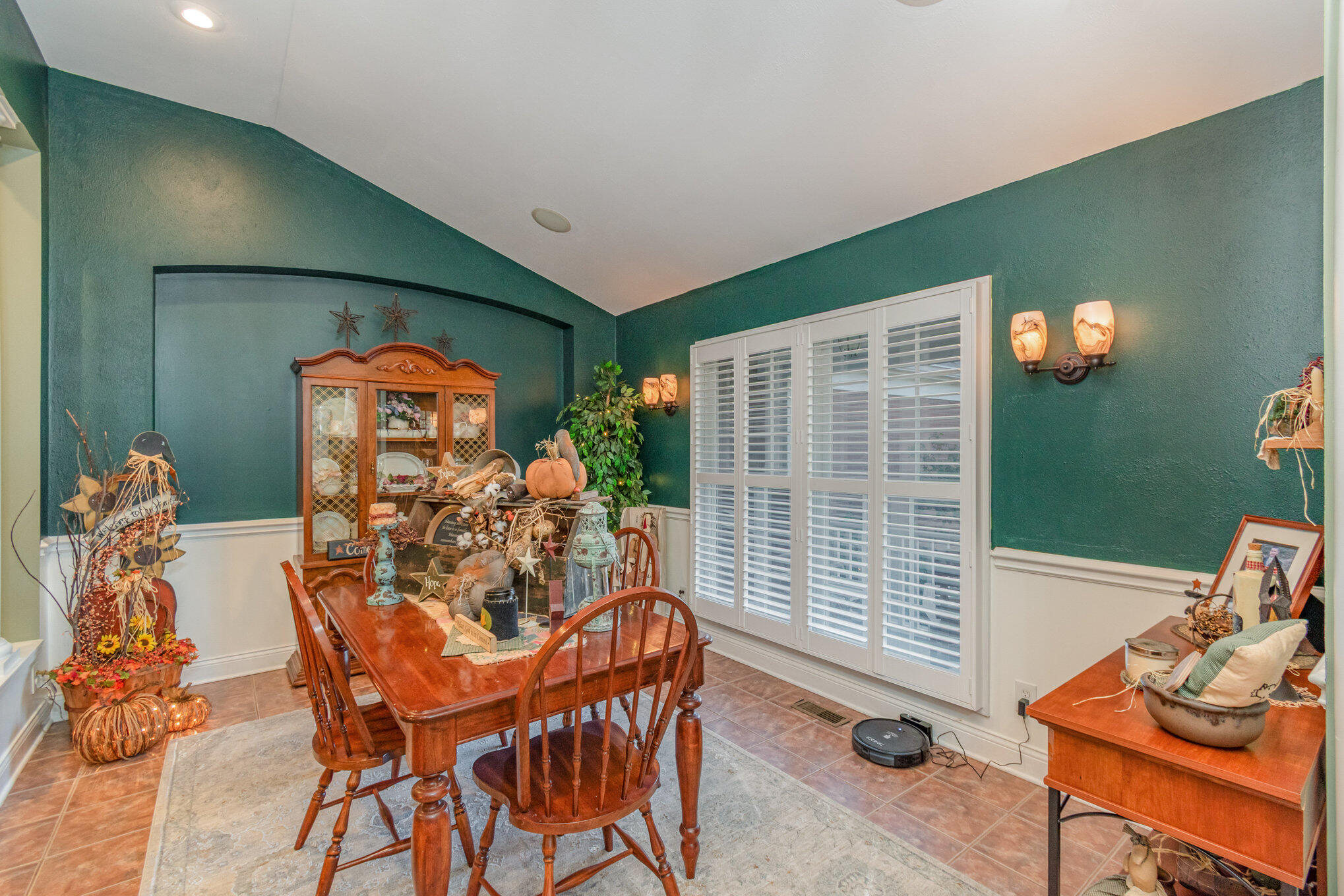 1088 Ashton Court Property Photo 6