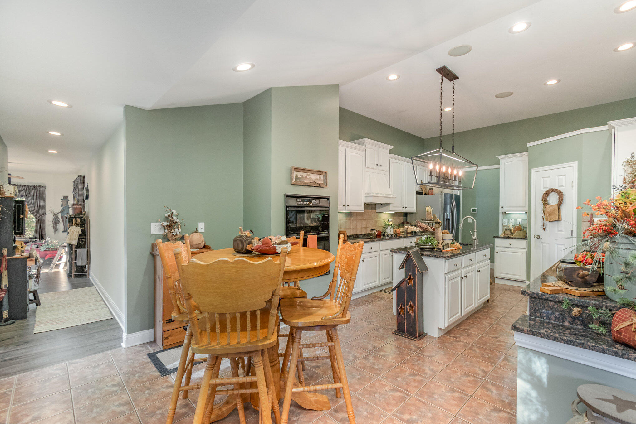 1088 Ashton Court Property Photo 11