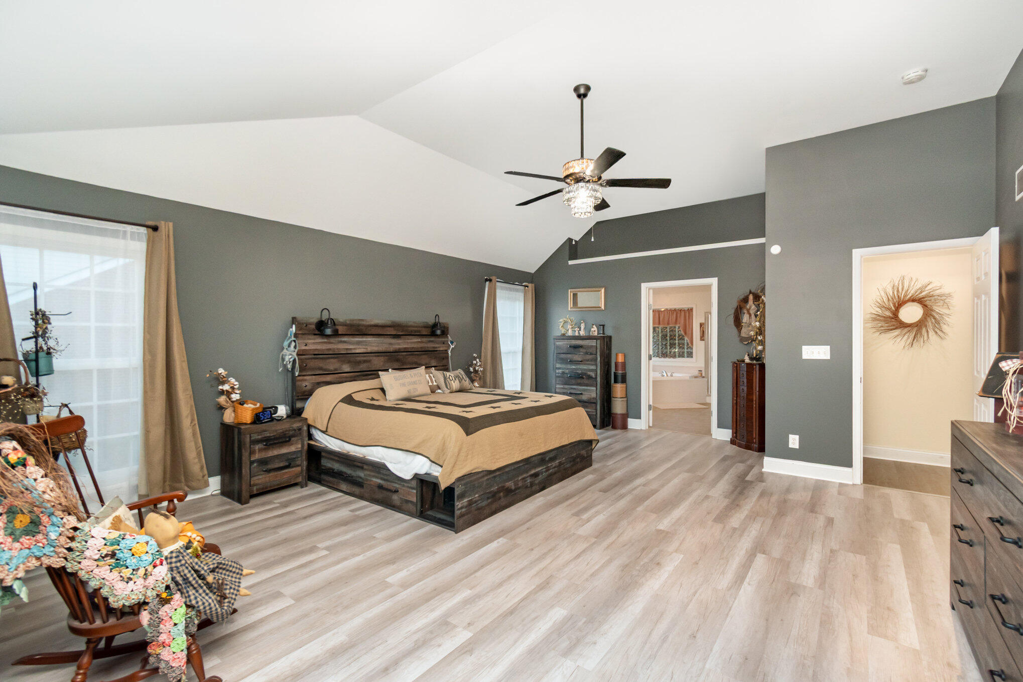 1088 Ashton Court Property Photo 17