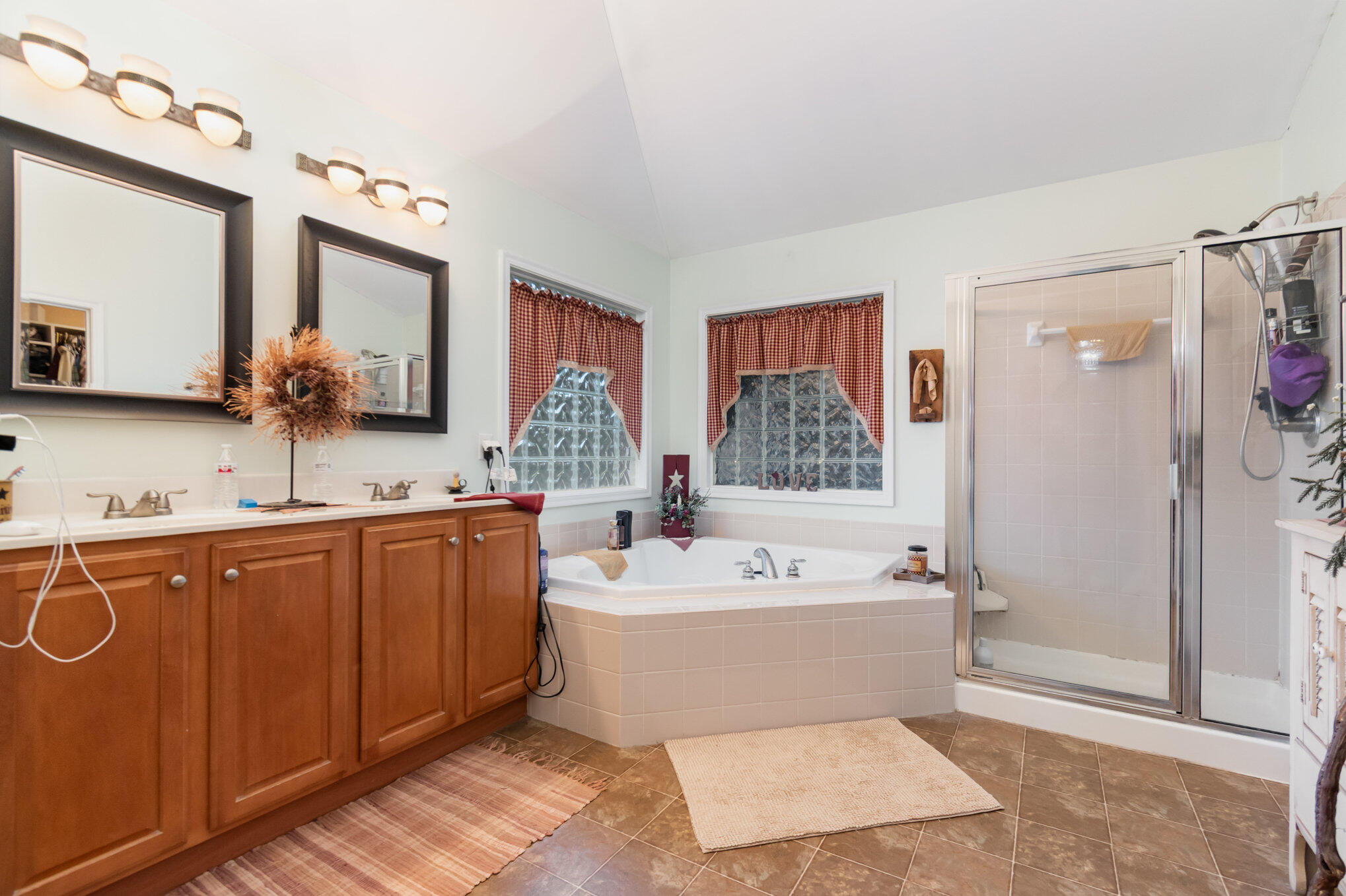 1088 Ashton Court Property Photo 18