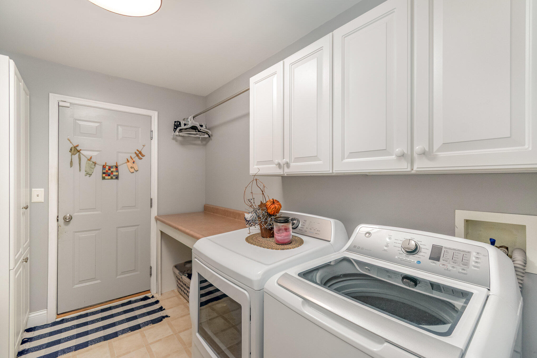 1088 Ashton Court Property Photo 20