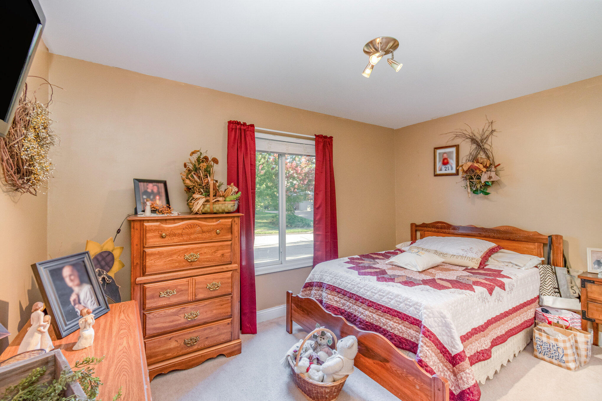 1088 Ashton Court Property Photo 21