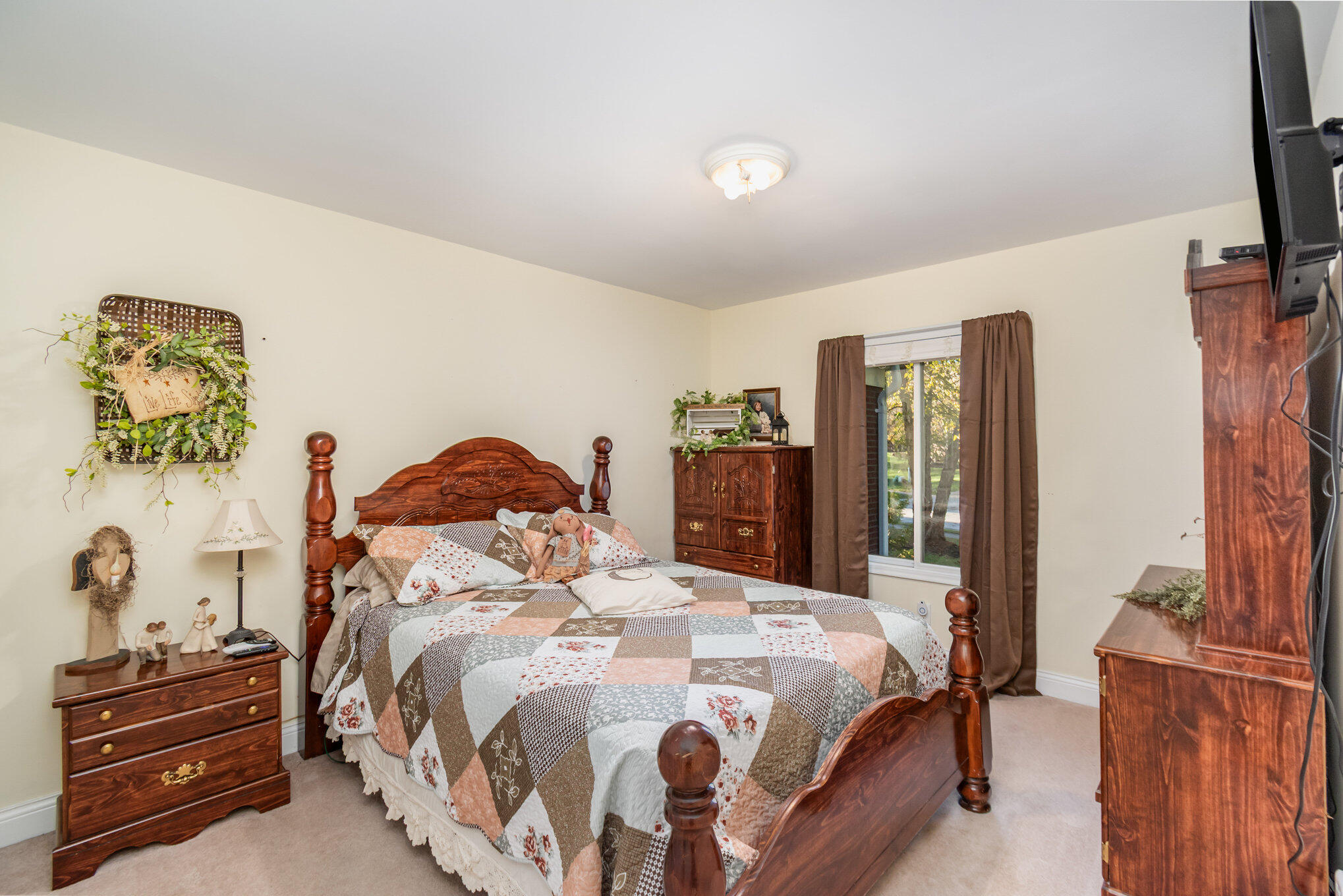 1088 Ashton Court Property Photo 23