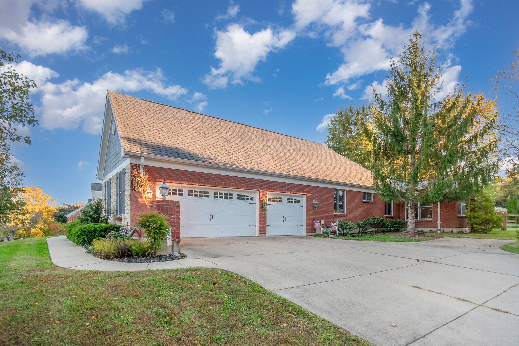 1088 Ashton Court Property Photo 32