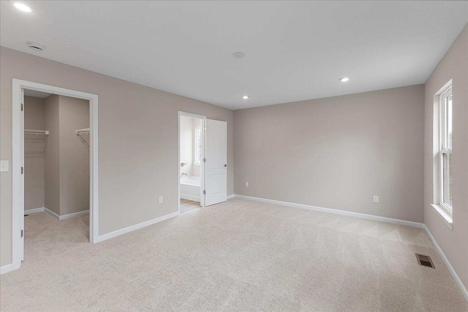 718 Willow Green Drive Property Photo 11