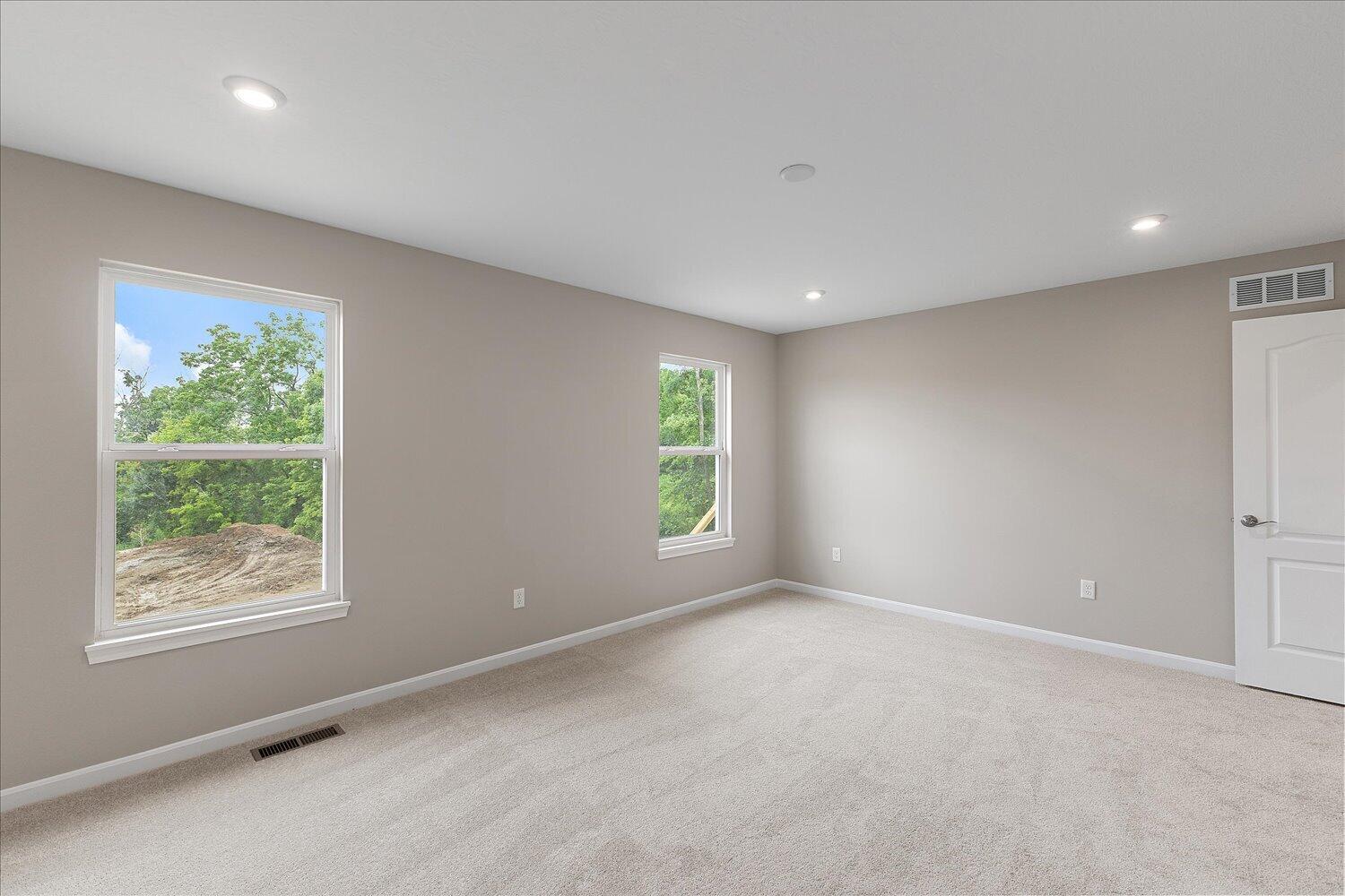 718 Willow Green Drive Property Photo 12