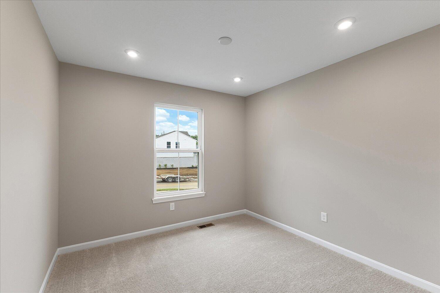 718 Willow Green Drive Property Photo 17