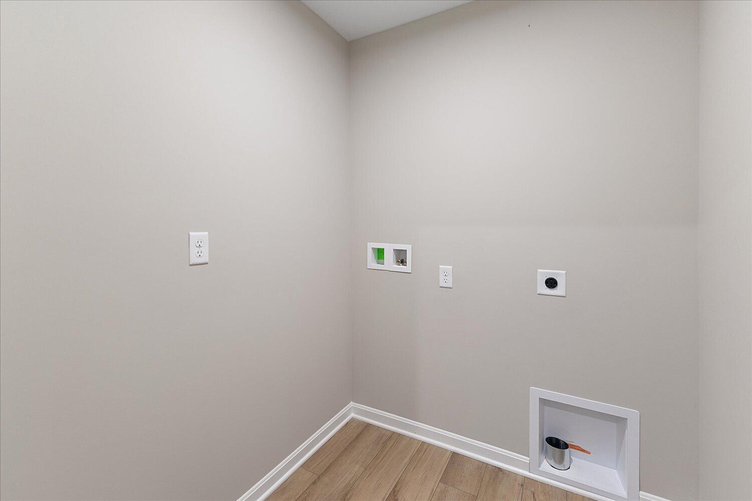 718 Willow Green Drive Property Photo 19