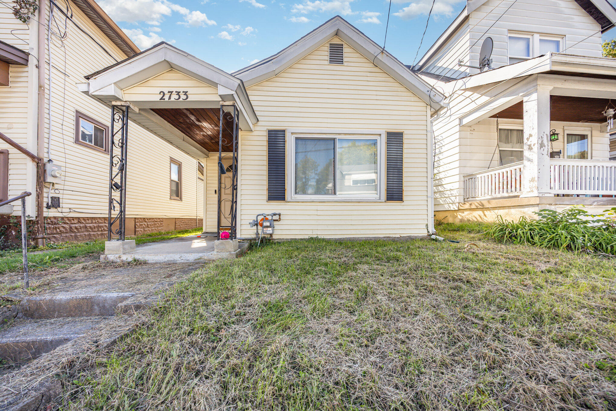 2733 Alexandria Avenue Property Photo 2