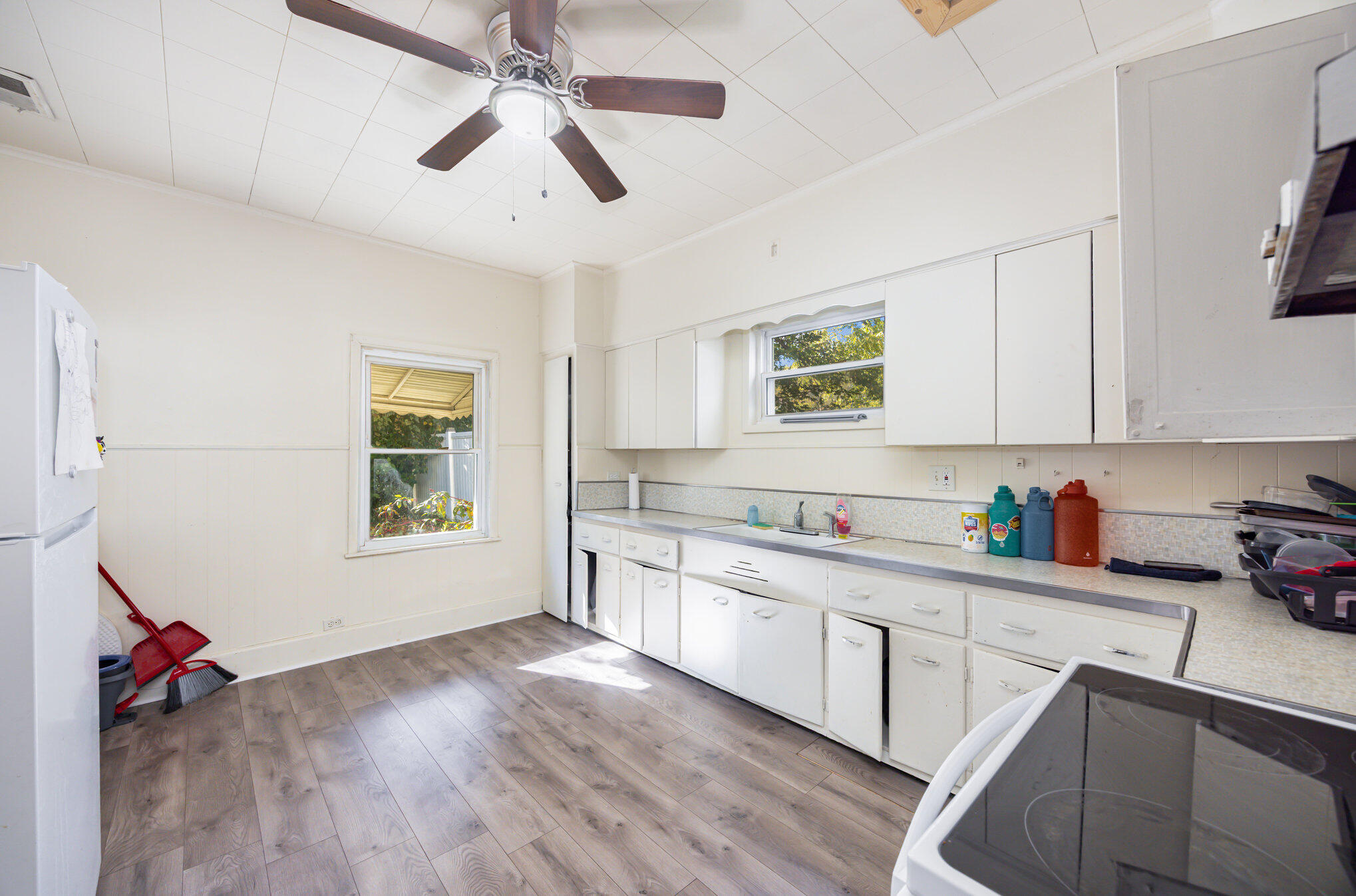 2733 Alexandria Avenue Property Photo 7